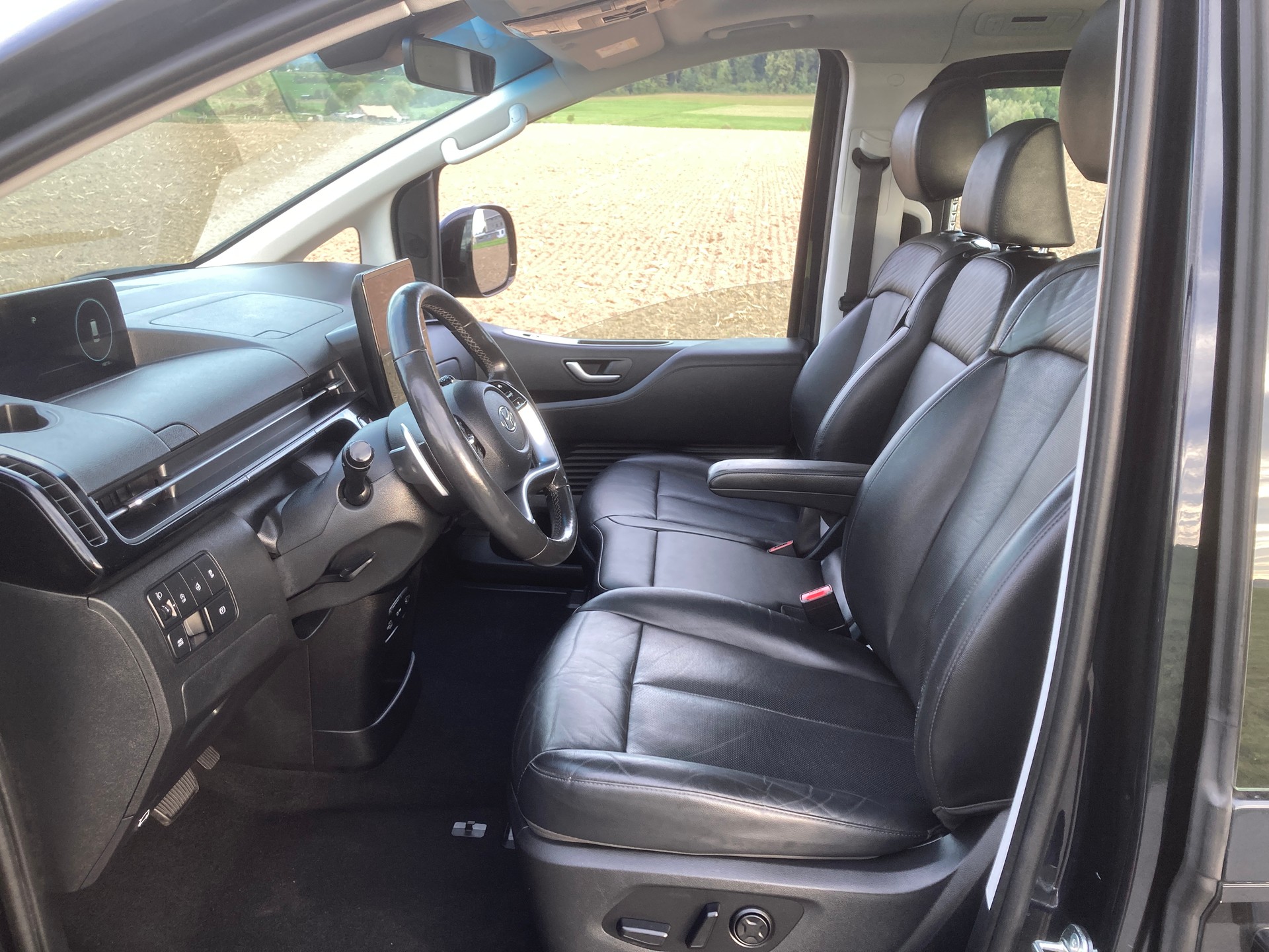 HYUNDAI Staria Premium 2.2 CRDi Vertex 4WD A 9 Sitzer-image-9