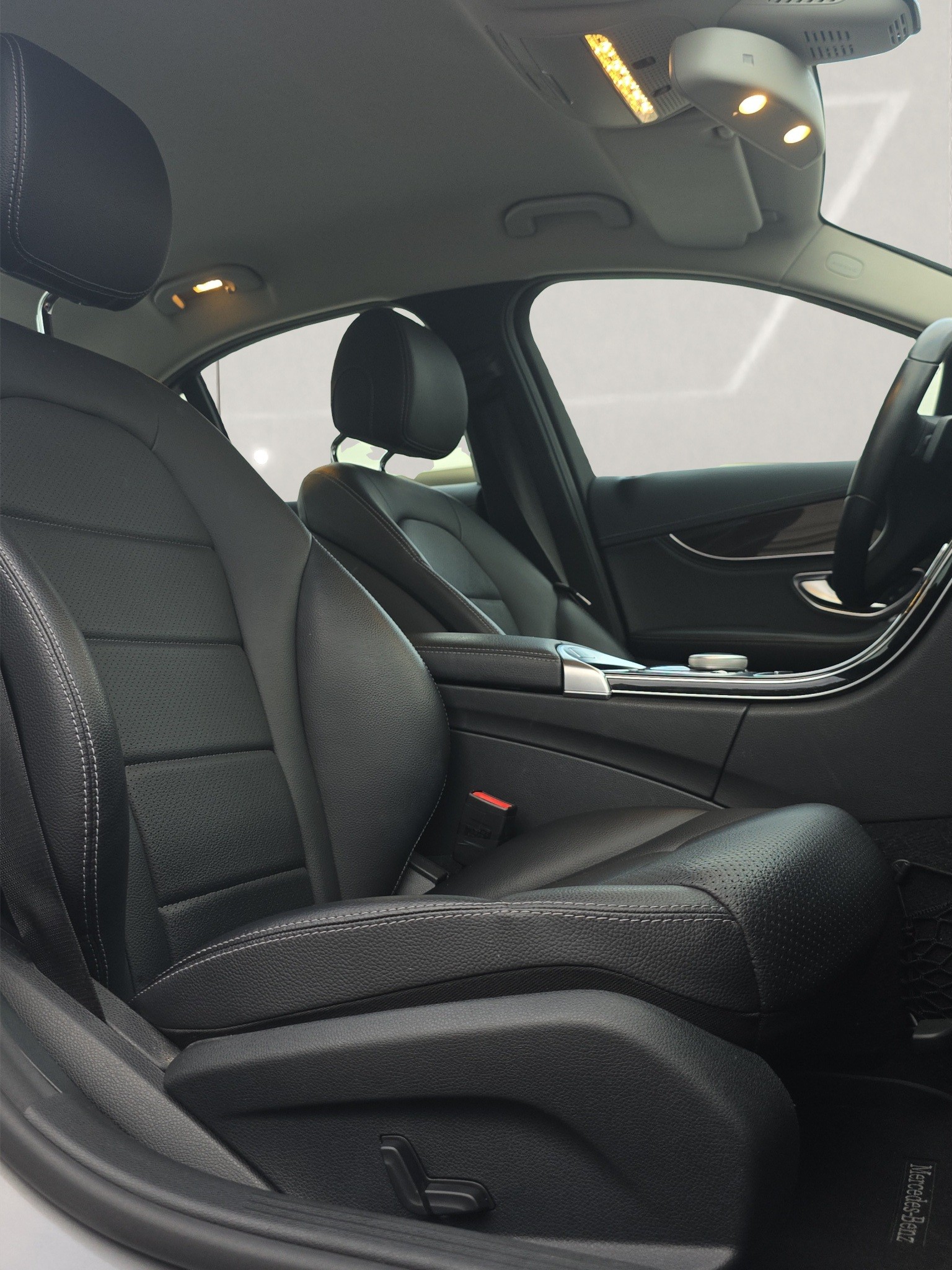 MERCEDES-BENZ C 220 d Avantgarde 4Matic 7G-Tronic-image-15