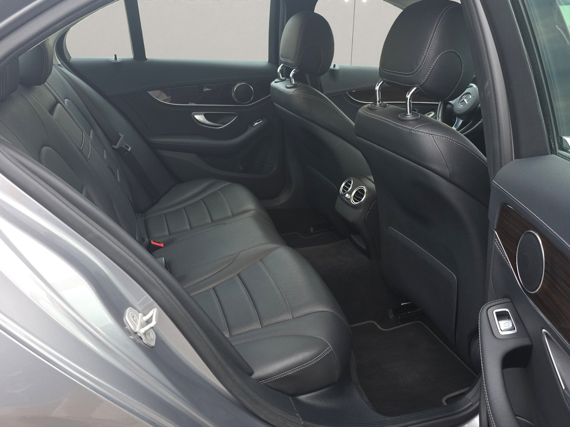 MERCEDES-BENZ C 220 d Avantgarde 4Matic 7G-Tronic-image-13
