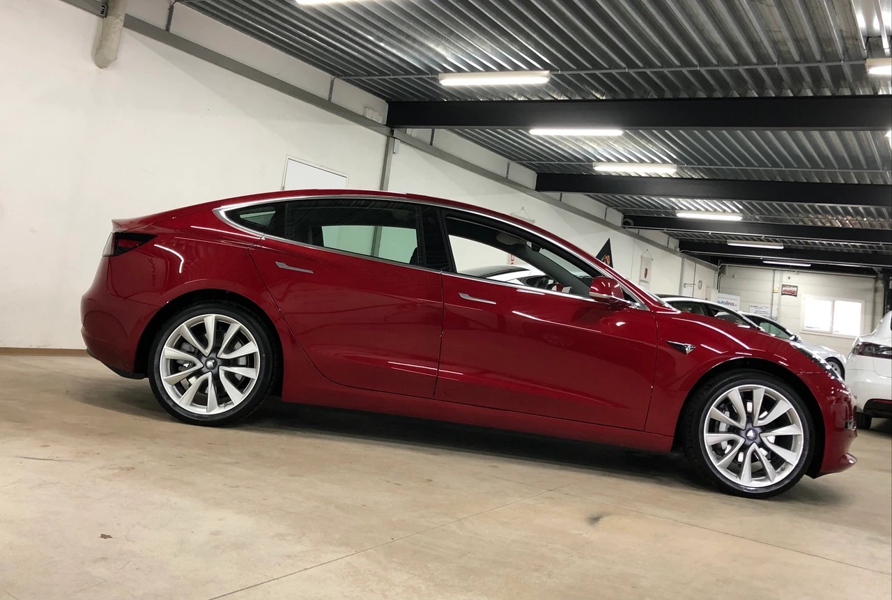 TESLA Model 3 Long Range Dual Motor 491 PS-image-4