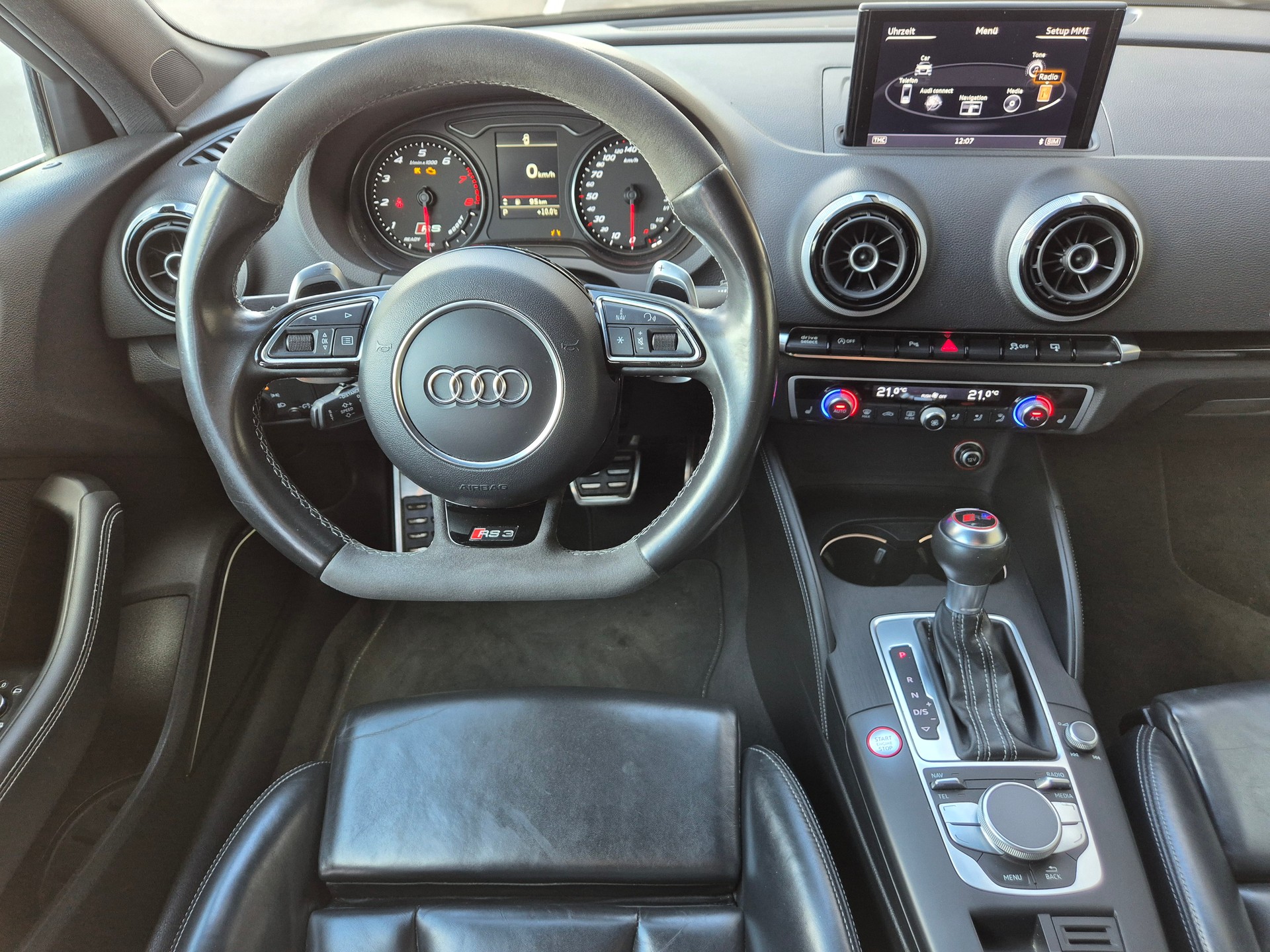 AUDI RS3 2.5 TSI quattro S-tronic-image-9