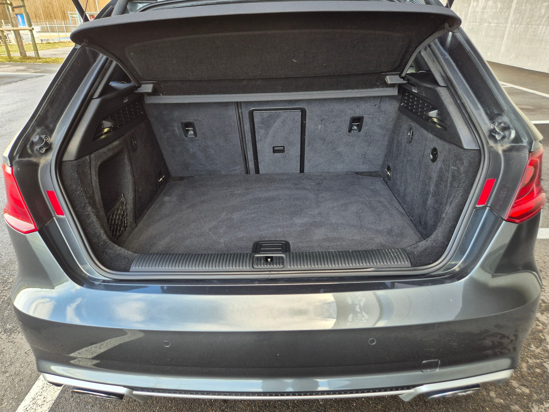 AUDI RS3 2.5 TSI quattro S-tronic-image-11