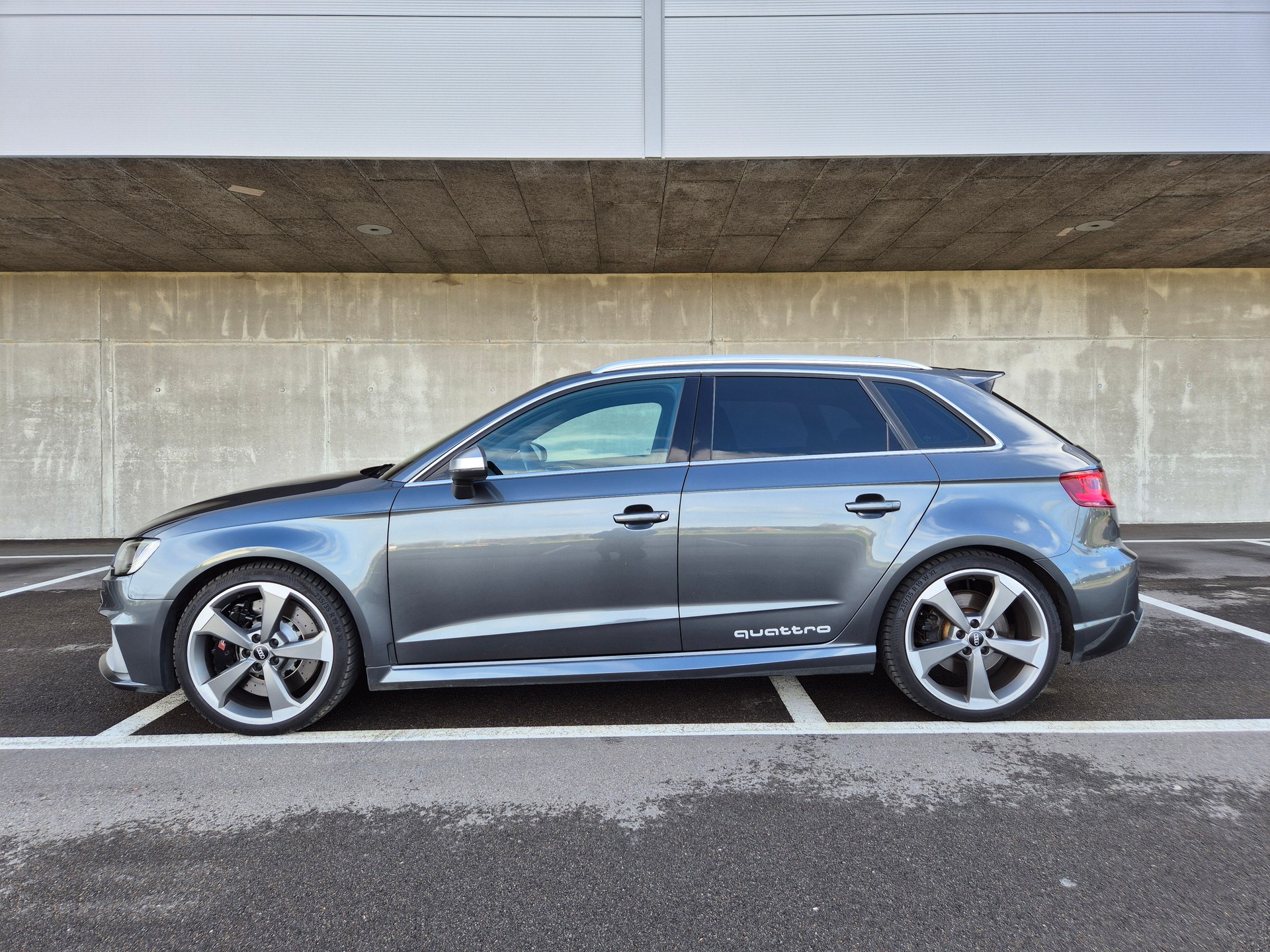 AUDI RS3 2.5 TSI quattro S-tronic-image-1