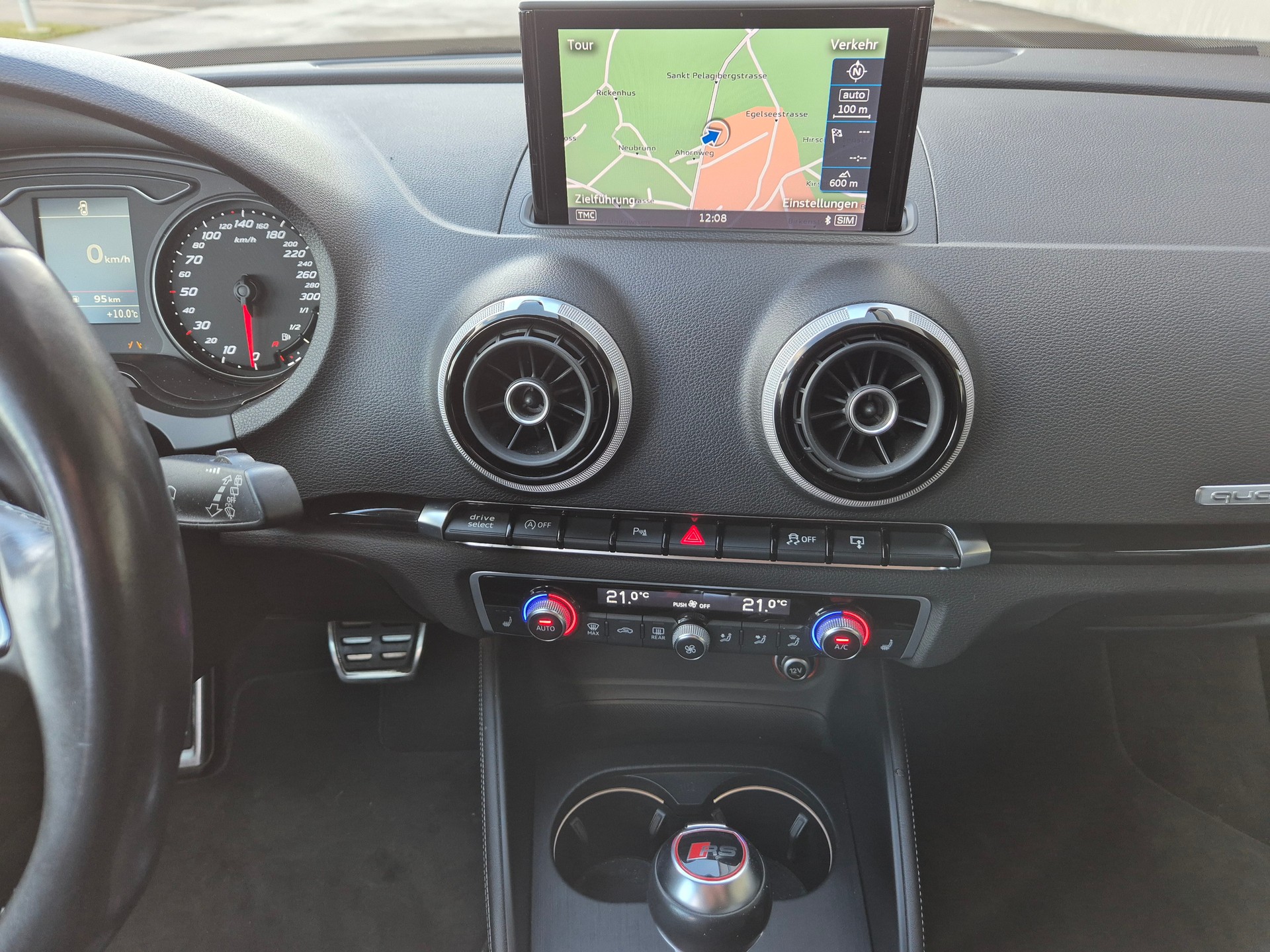 AUDI RS3 2.5 TSI quattro S-tronic-image-10