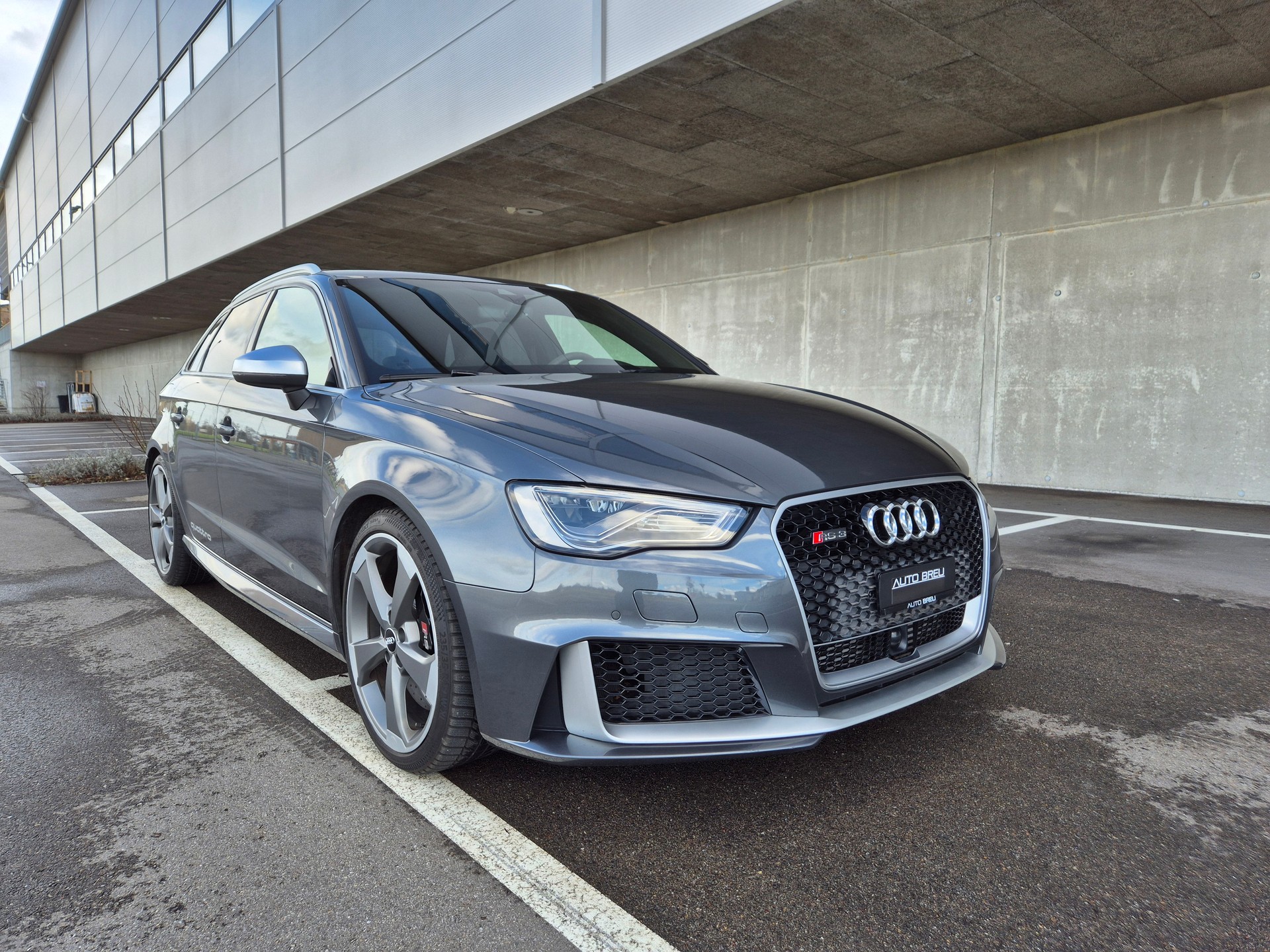 AUDI RS3 2.5 TSI quattro S-tronic-image-6