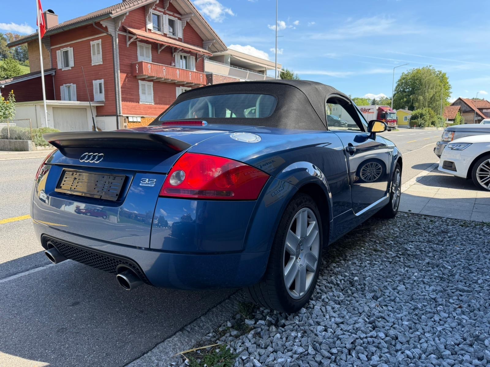 AUDI TT Roadster 3.2 quattro-image-4