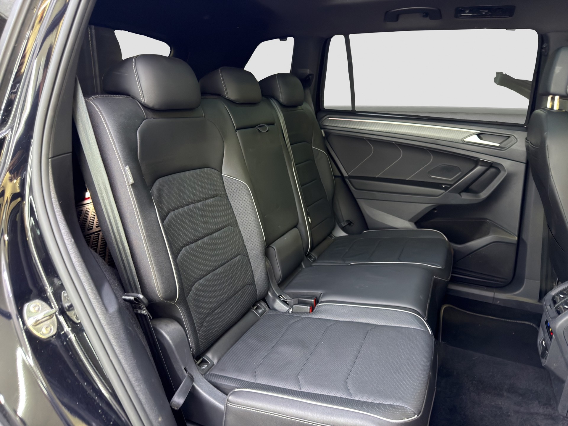 VW Tiguan Allspace 2.0TSI R-Line 4Motion DSG-image-14
