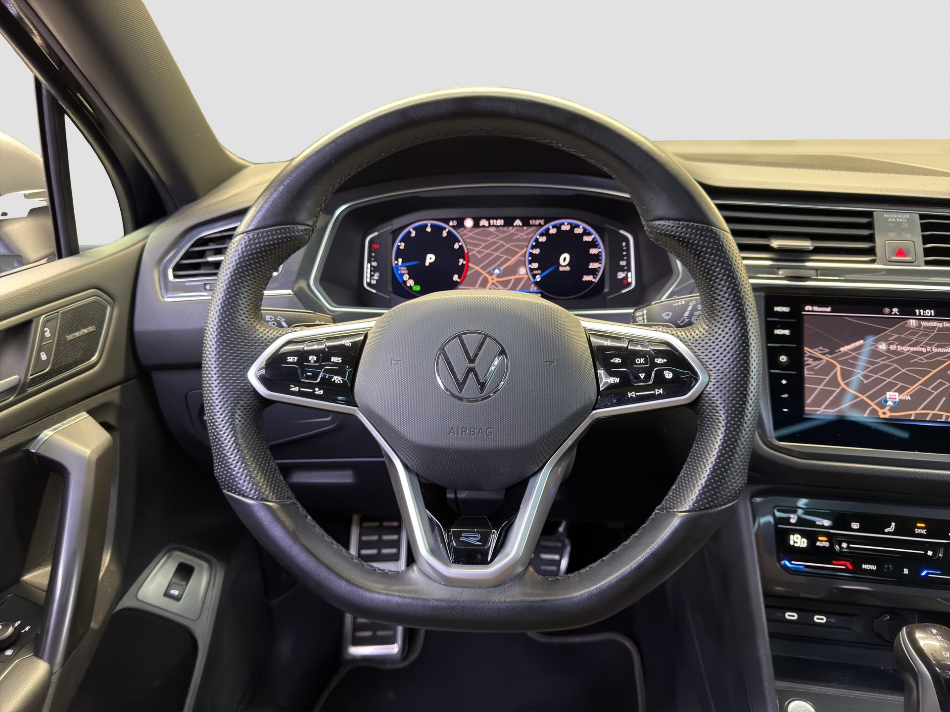 VW Tiguan Allspace 2.0TSI R-Line 4Motion DSG-image-9
