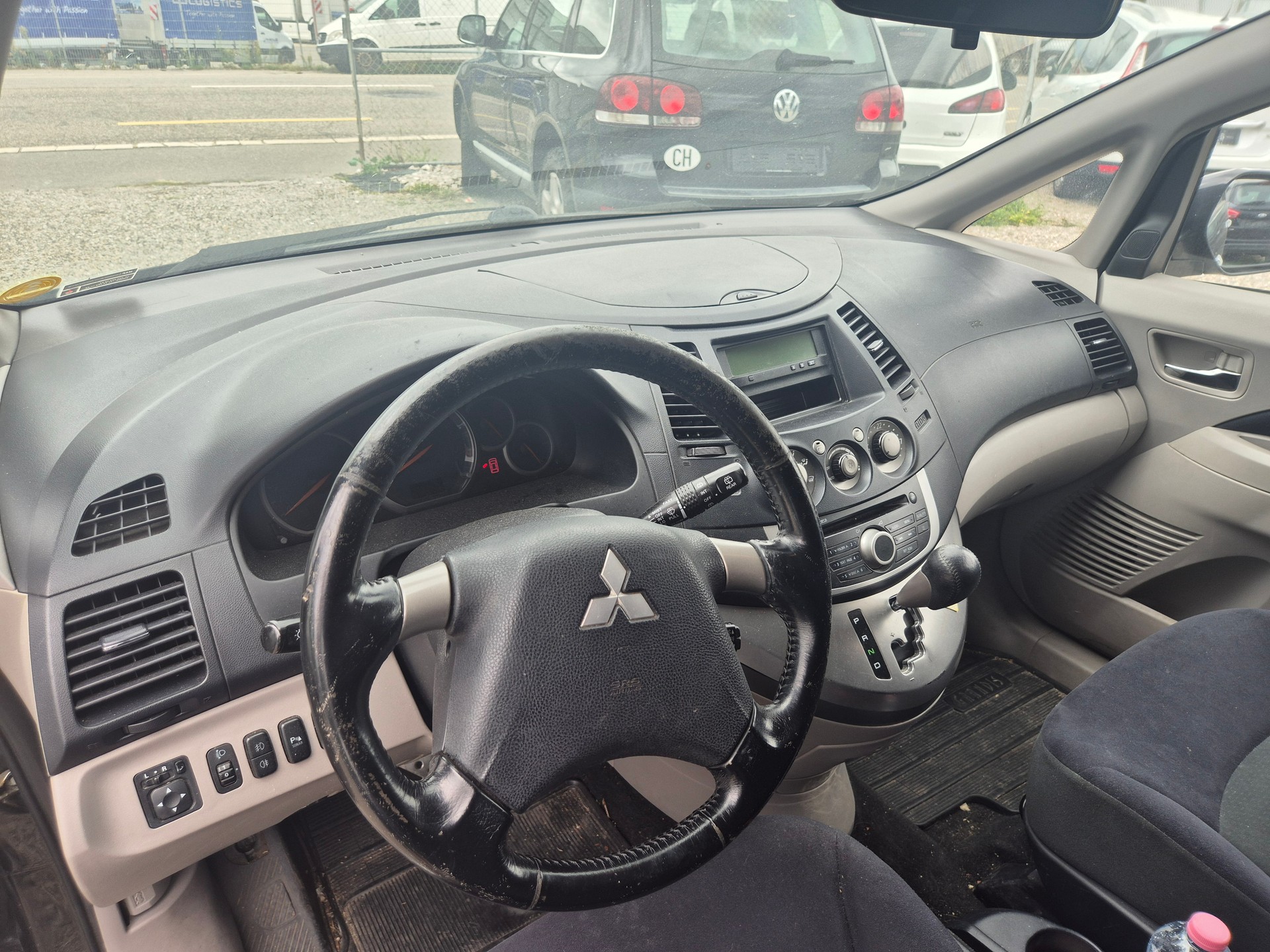 MITSUBISHI Grandis 2.4 16V Motion Automatic-image-8