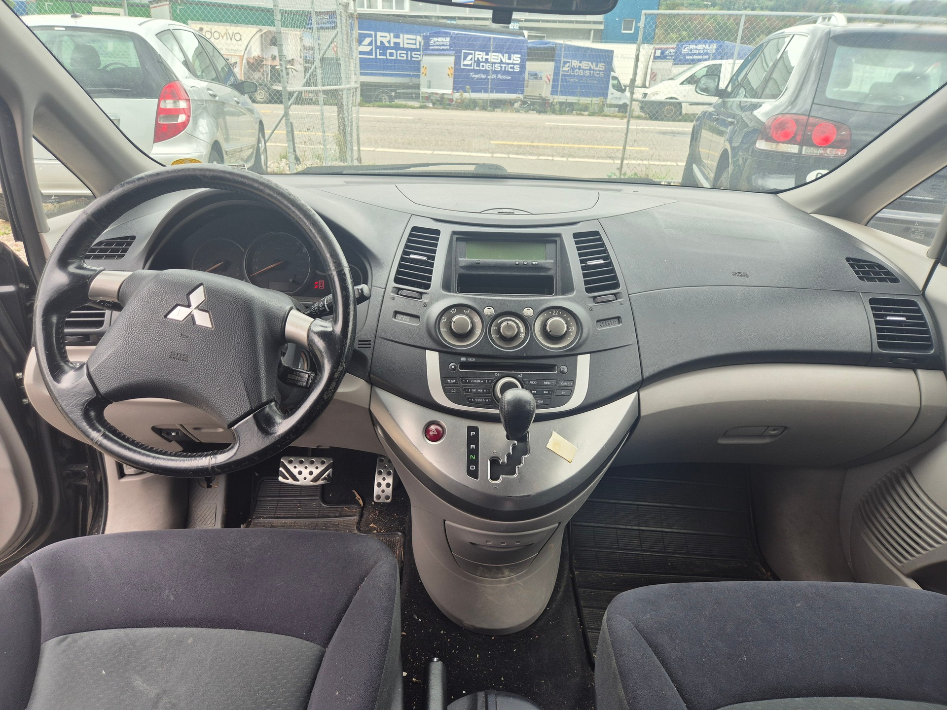 MITSUBISHI Grandis 2.4 16V Motion Automatic-image-9