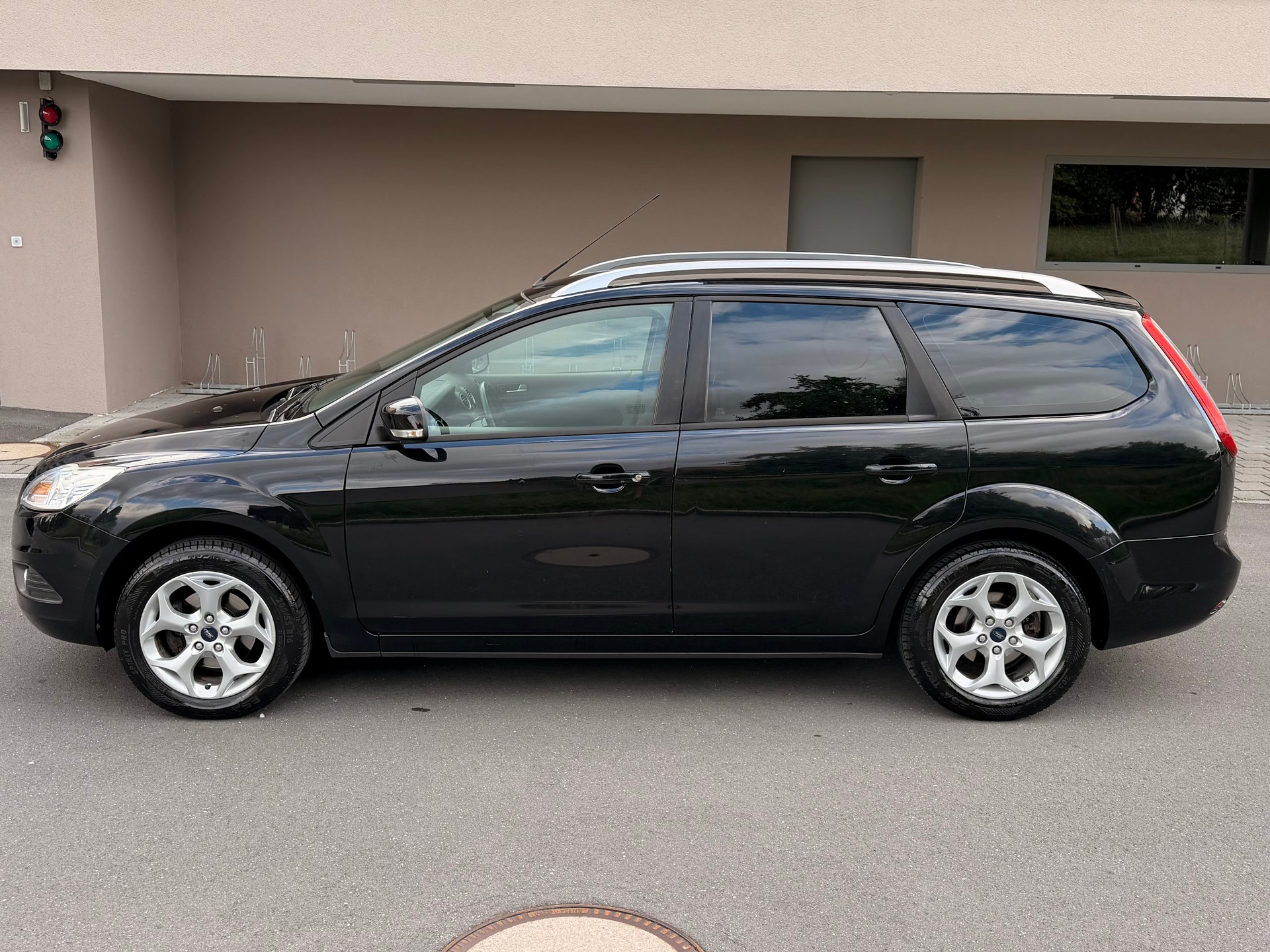 FORD Focus 1.8i Titanium-image-5