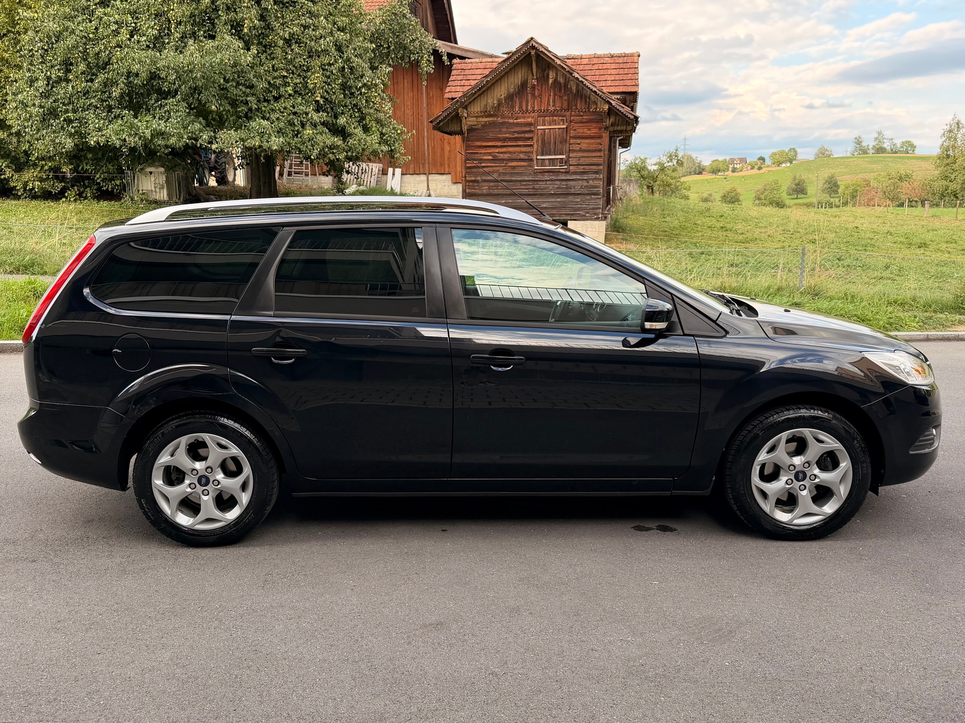 FORD Focus 1.8i Titanium-image-1