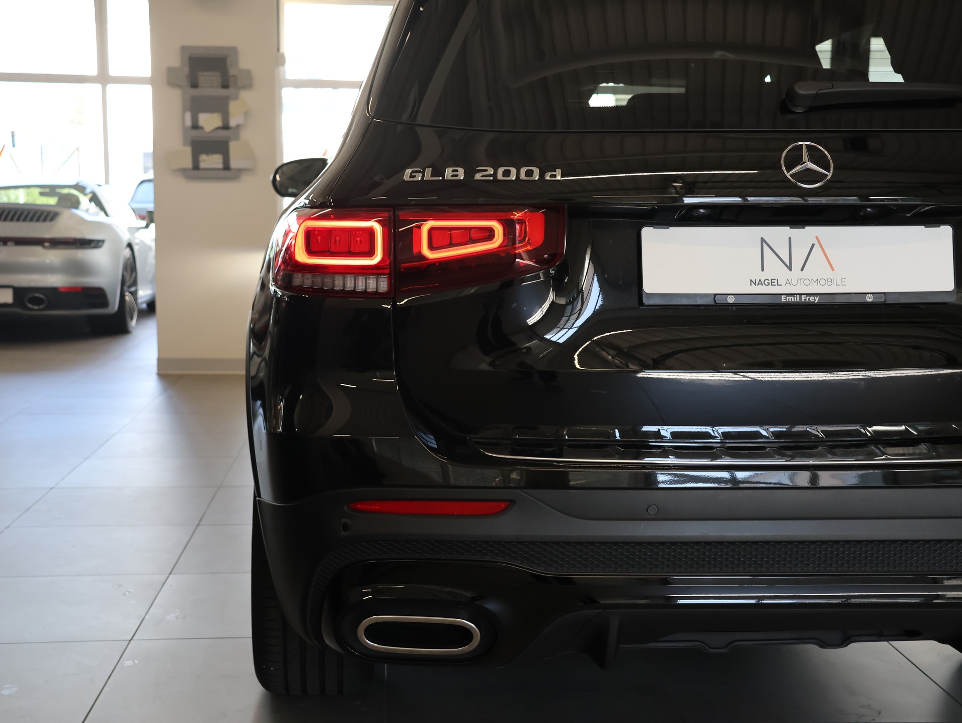 MERCEDES-BENZ GLB 200 d 4Matic AMG Line 8G-Tronic *WERKSGARANTIE 06.2027*-image-32