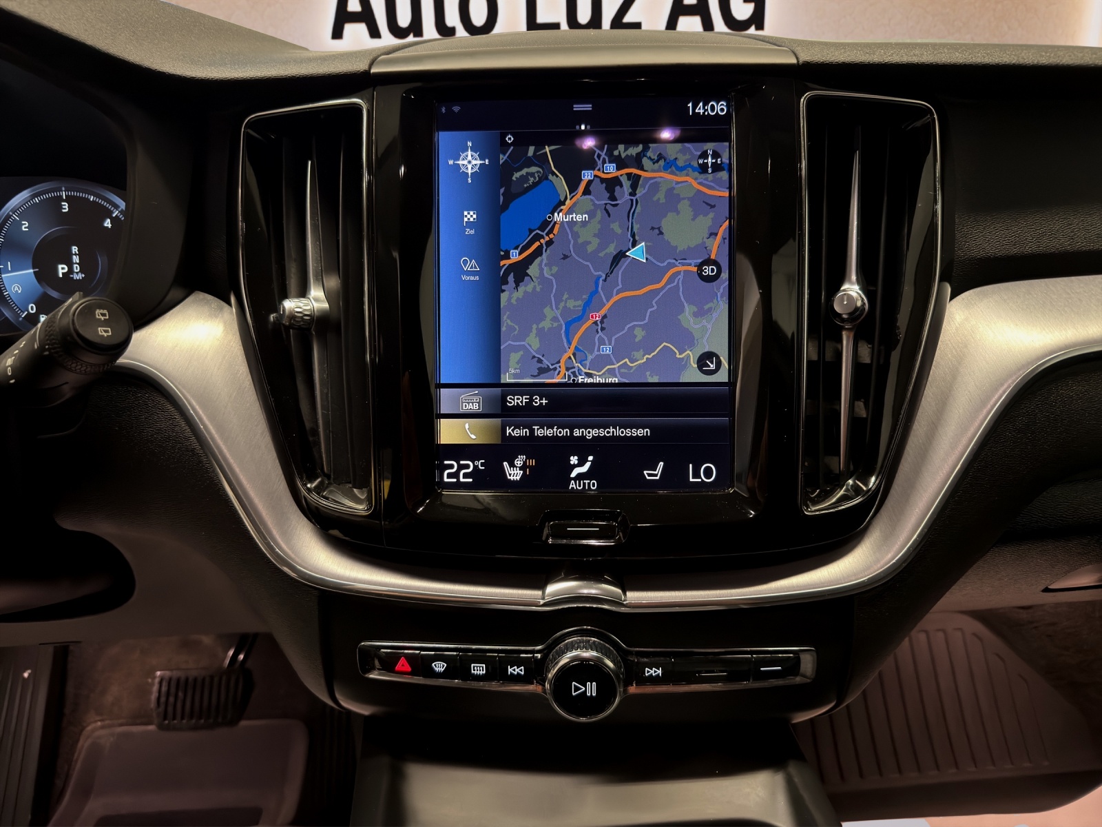 VOLVO XC60 B4 Diesel Mild Hybrid AWD Momentum Geartronic-image-9