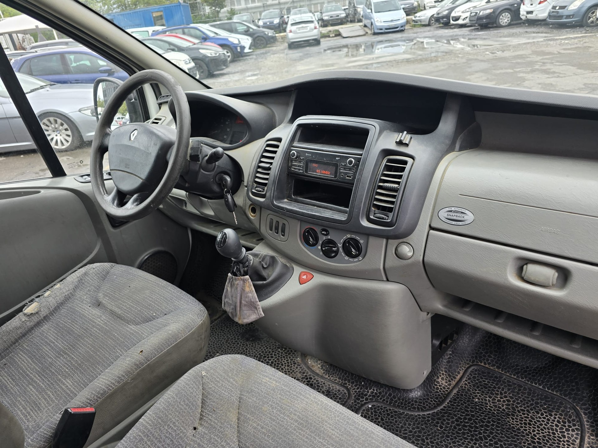 RENAULT Trafic 2.0 dCi 115 2.9t L1H1-image-10