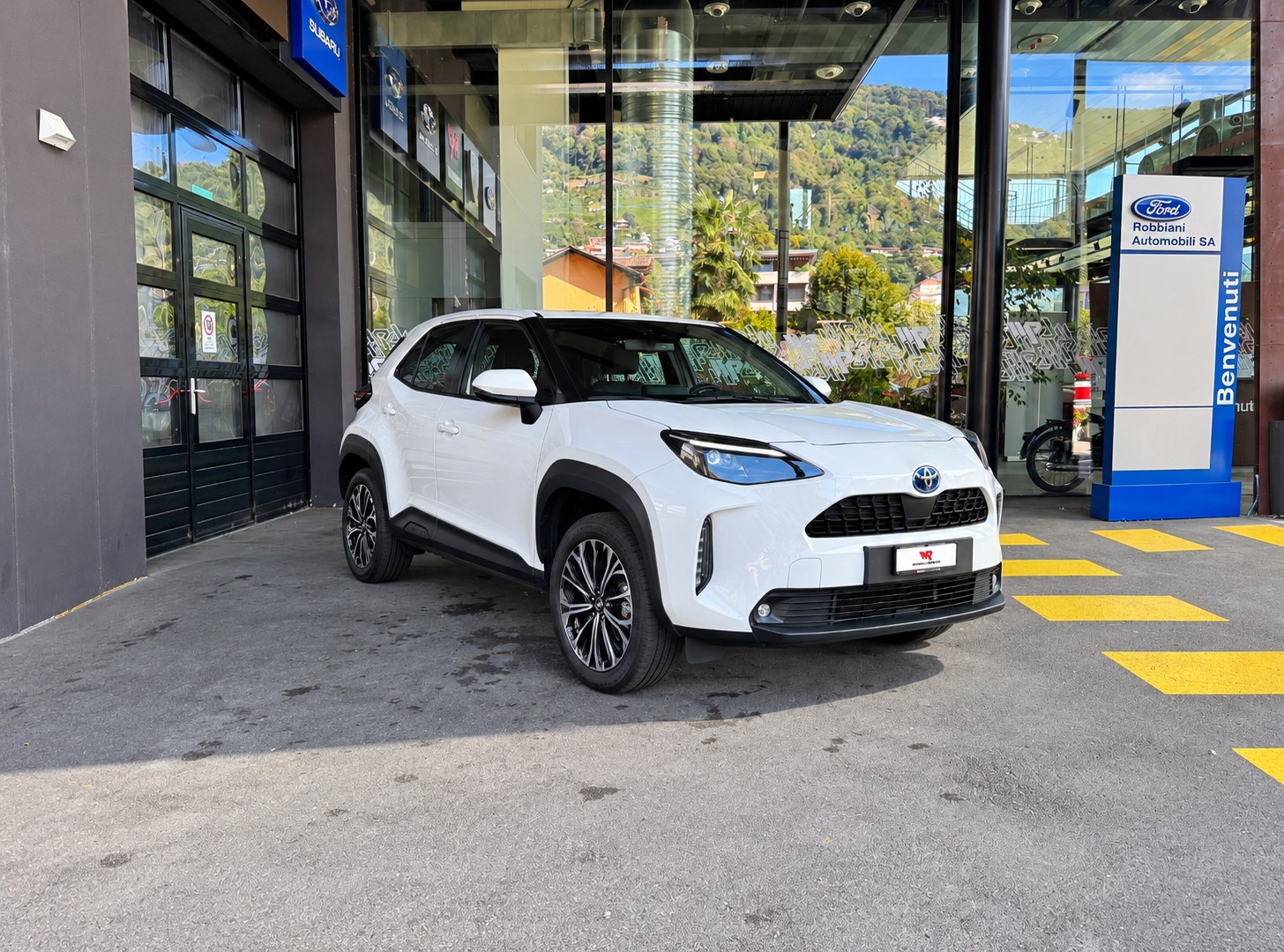TOYOTA Yaris Cross 1.5 Comfort e-CVT AWDi-showroom-element-3
