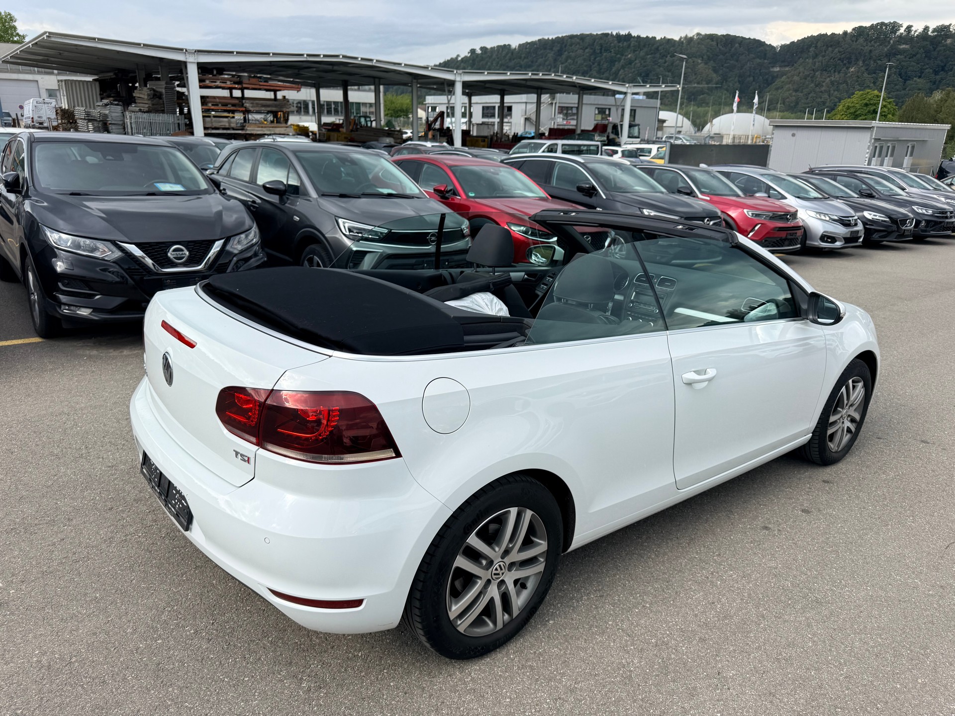 VW Golf Cabrio 1.4 TSI DSG-image-11