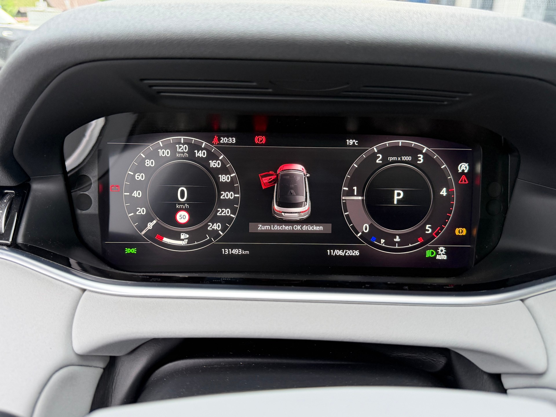 LAND ROVER Range Rover Evoque R-Dynamic D 180 S AT9-image-13