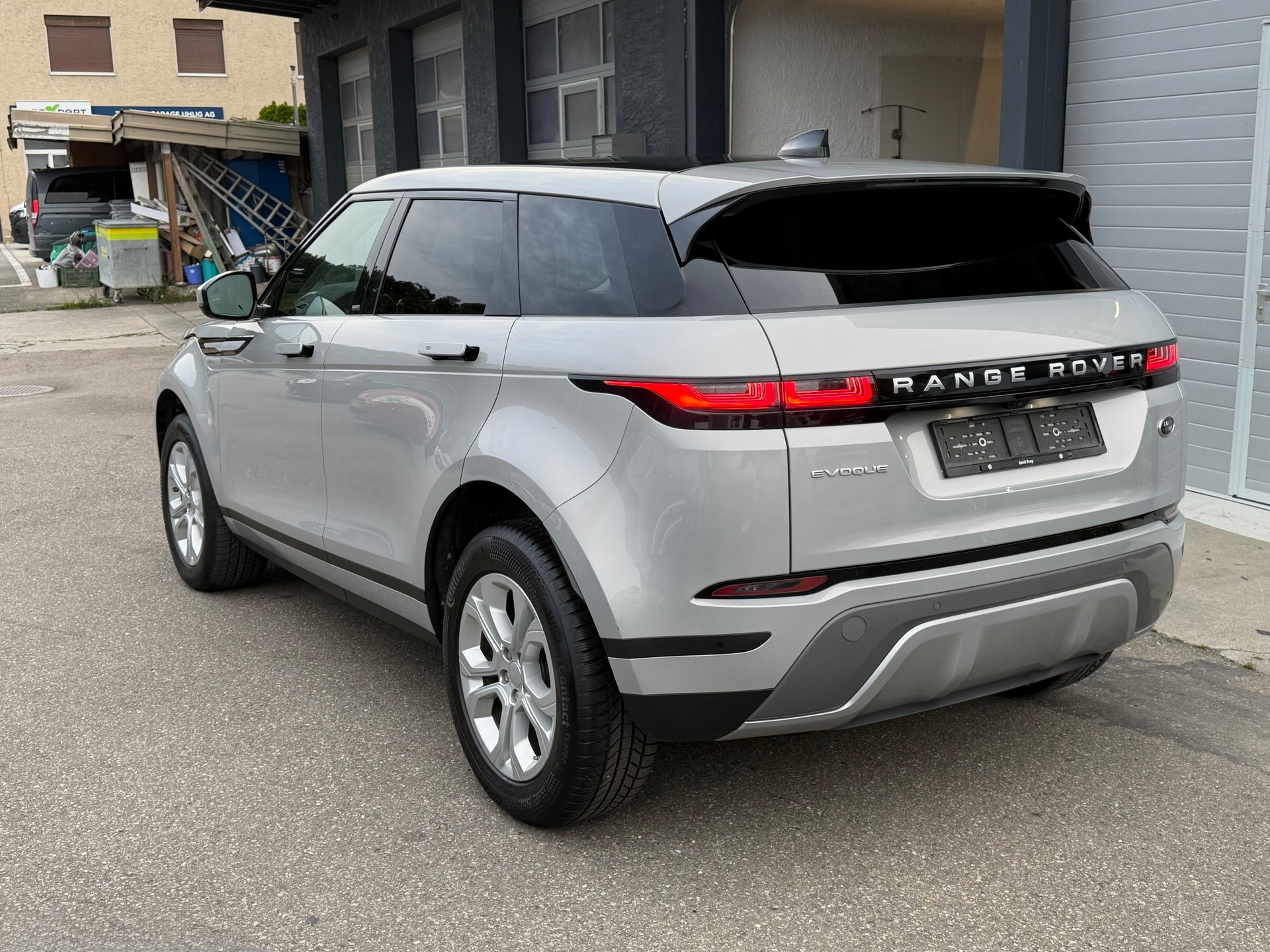 LAND ROVER Range Rover Evoque R-Dynamic D 180 S AT9-image-3