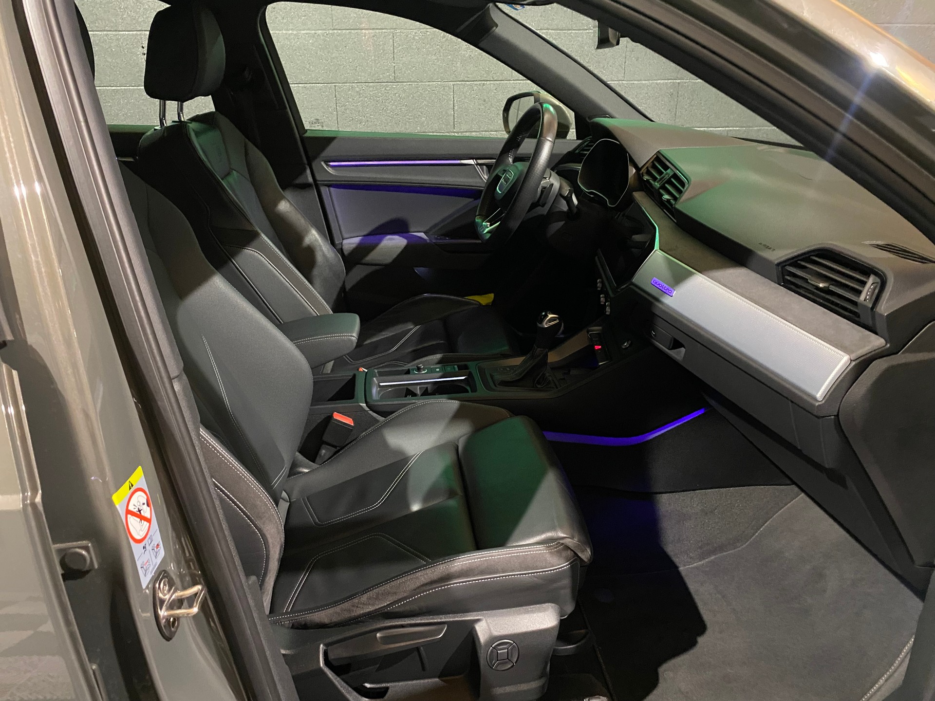 AUDI Q3 40 TFSI S line quattro S-tronic-image-28