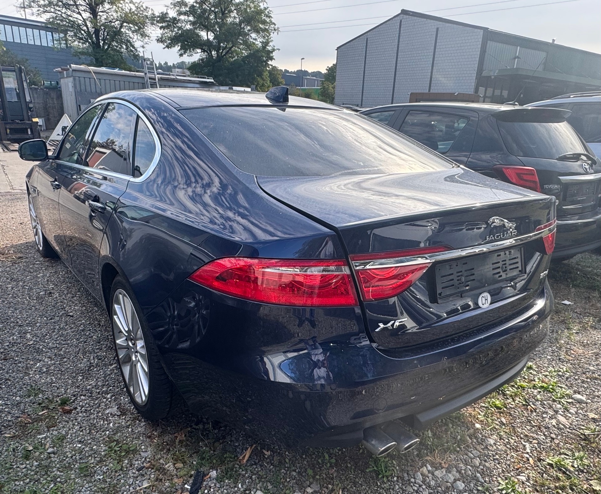 JAGUAR XF 20d Prestige Automatic-image-5