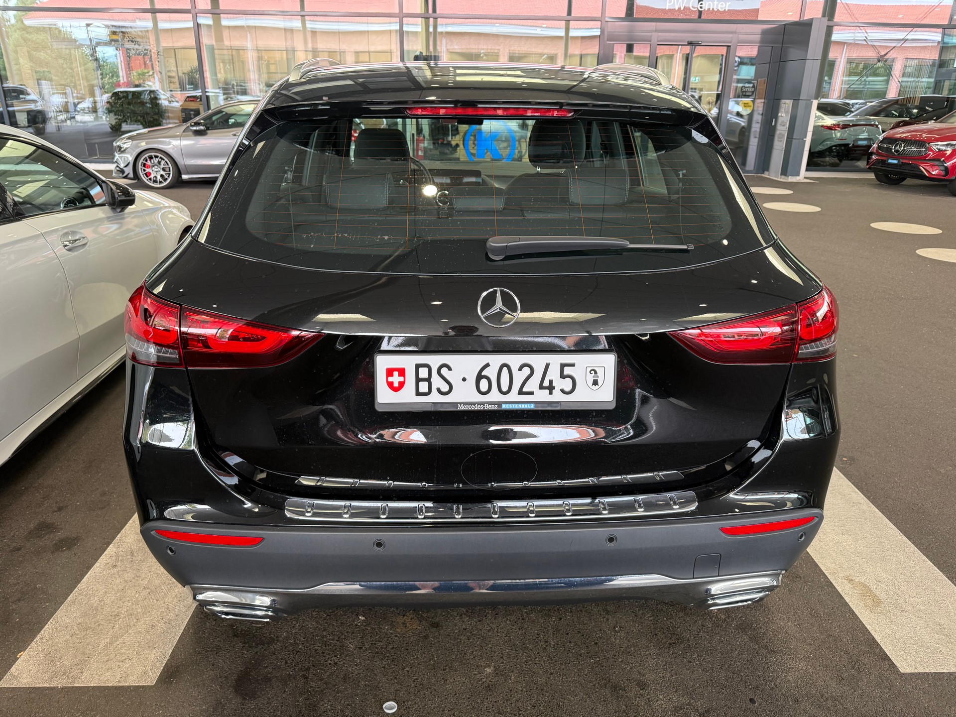 MERCEDES-BENZ GLA 200 Style 4matic-image-2