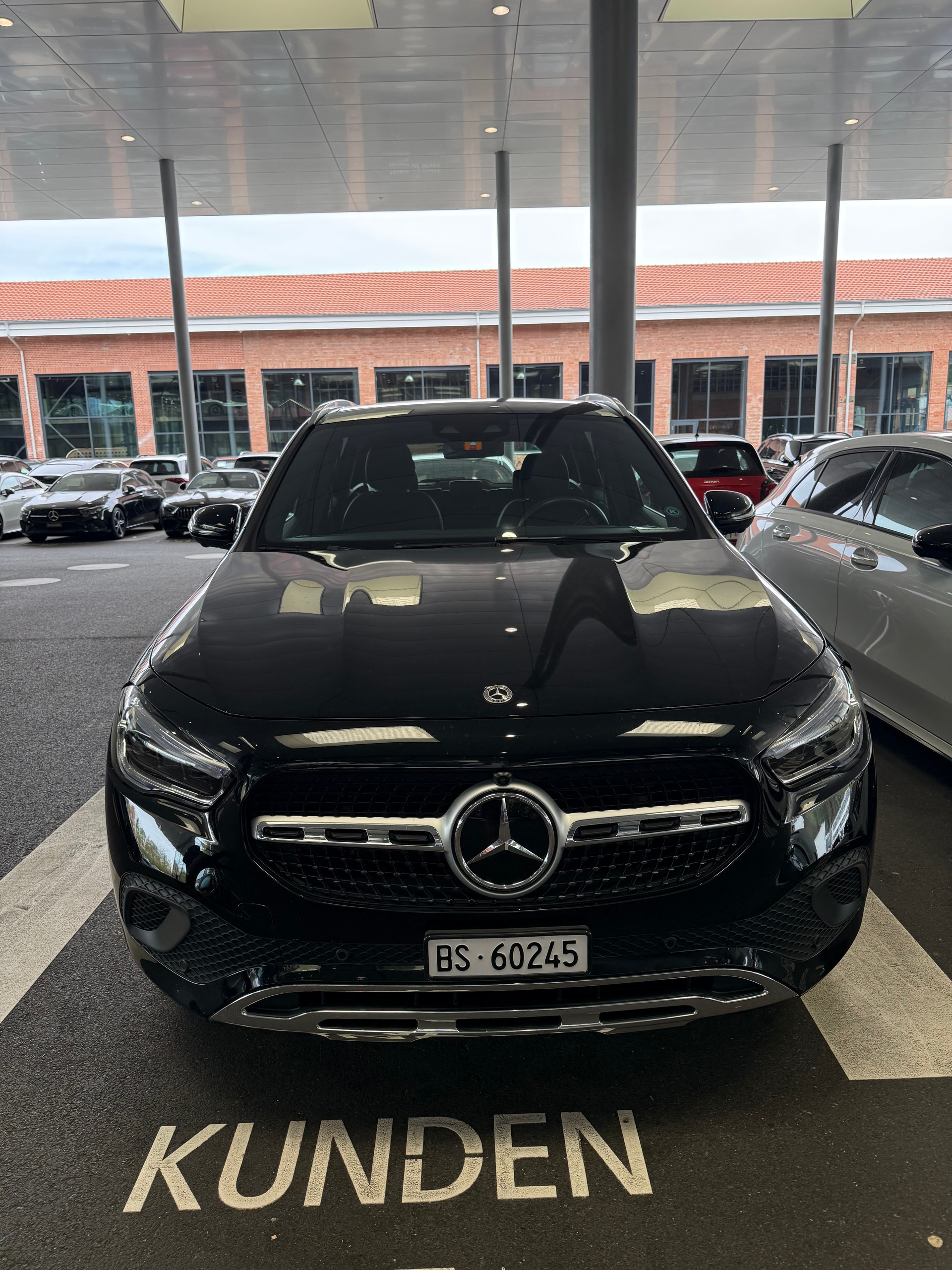 MERCEDES-BENZ GLA 200 Style 4matic-image-0