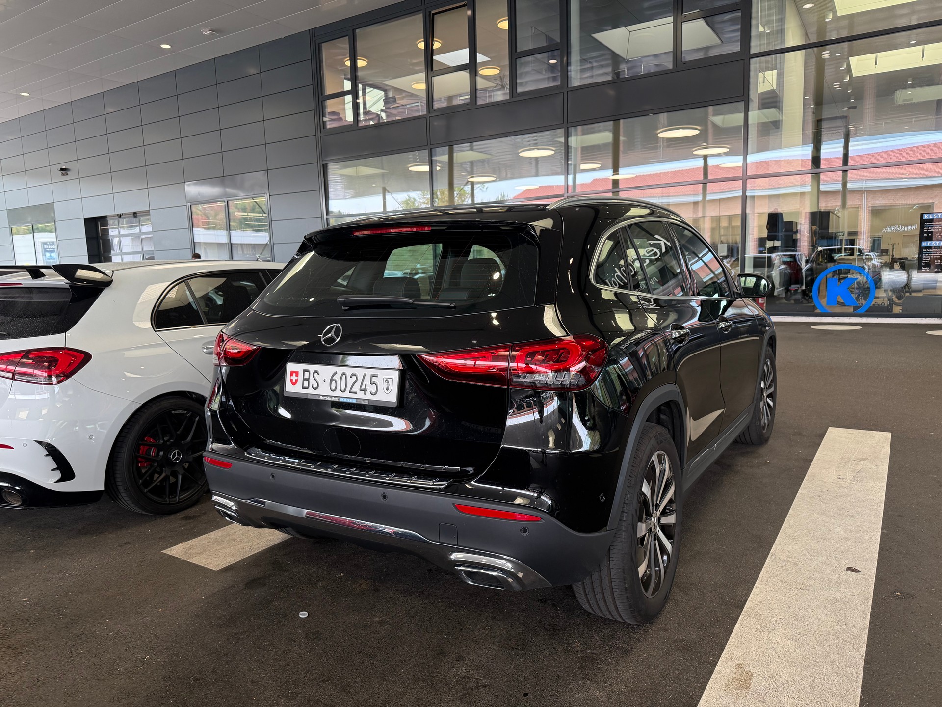 MERCEDES-BENZ GLA 200 Style 4matic-image-3