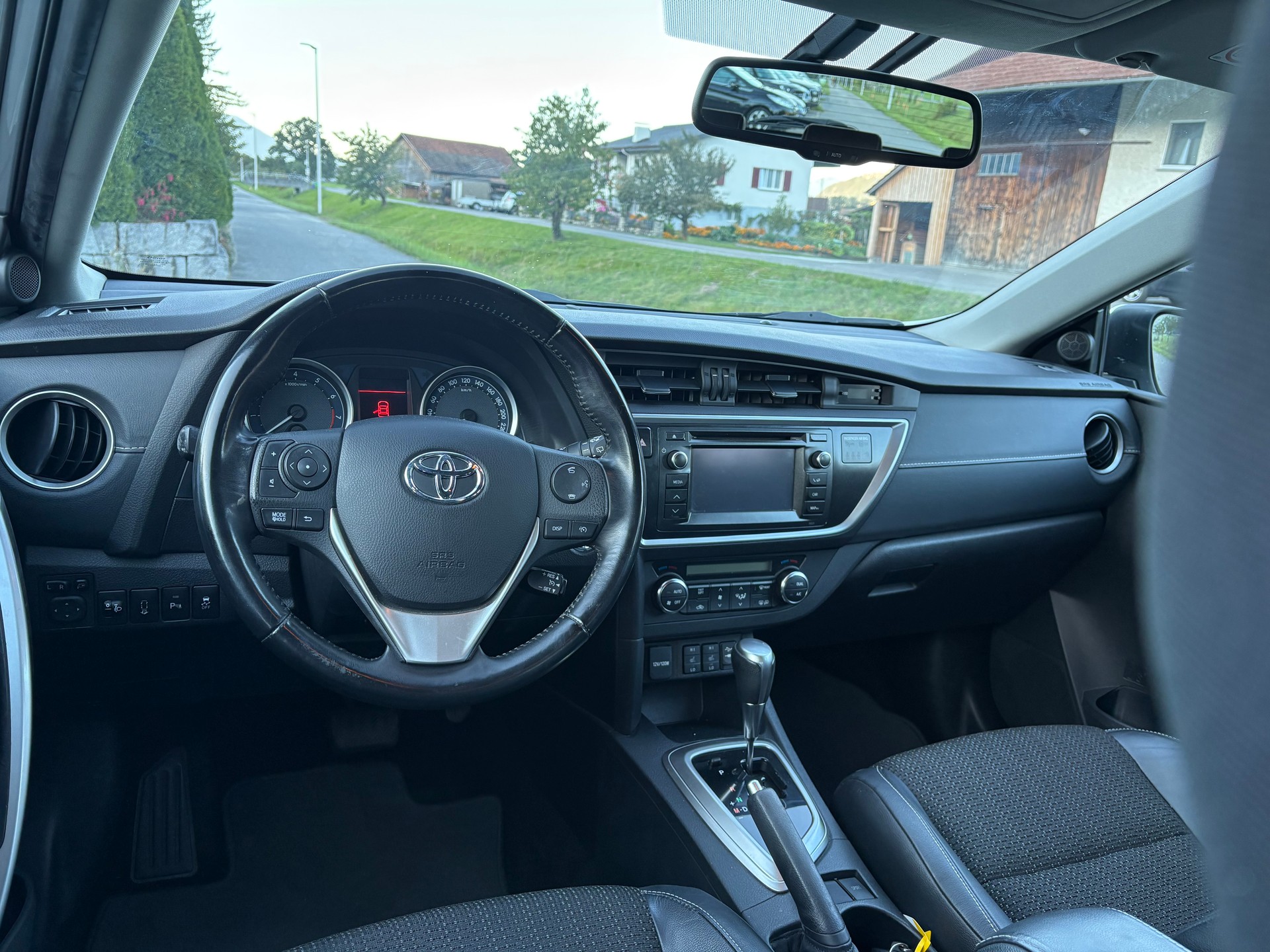 TOYOTA Auris 1.6 Sol Multidrive-image-5