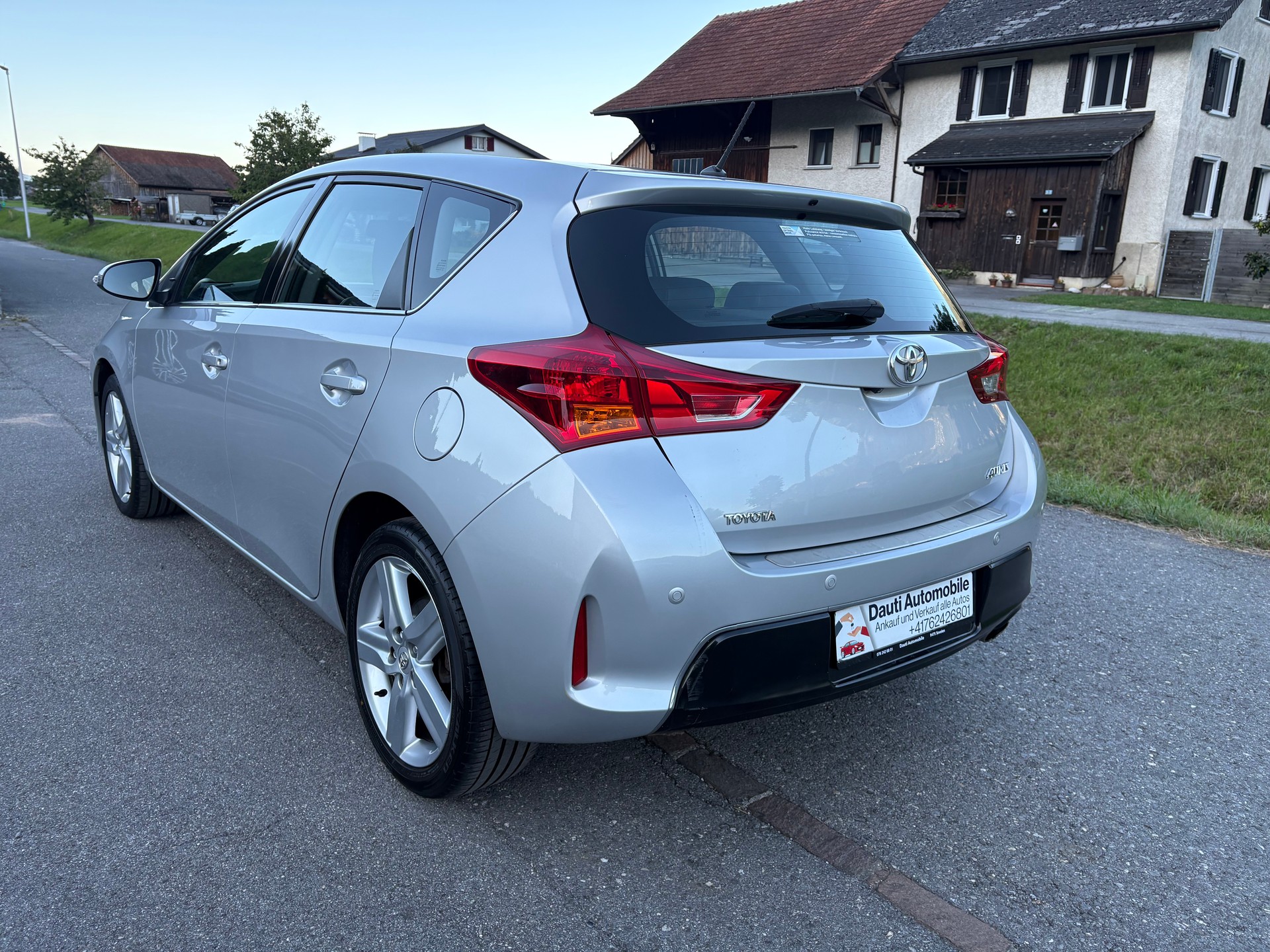 TOYOTA Auris 1.6 Sol Multidrive-image-4