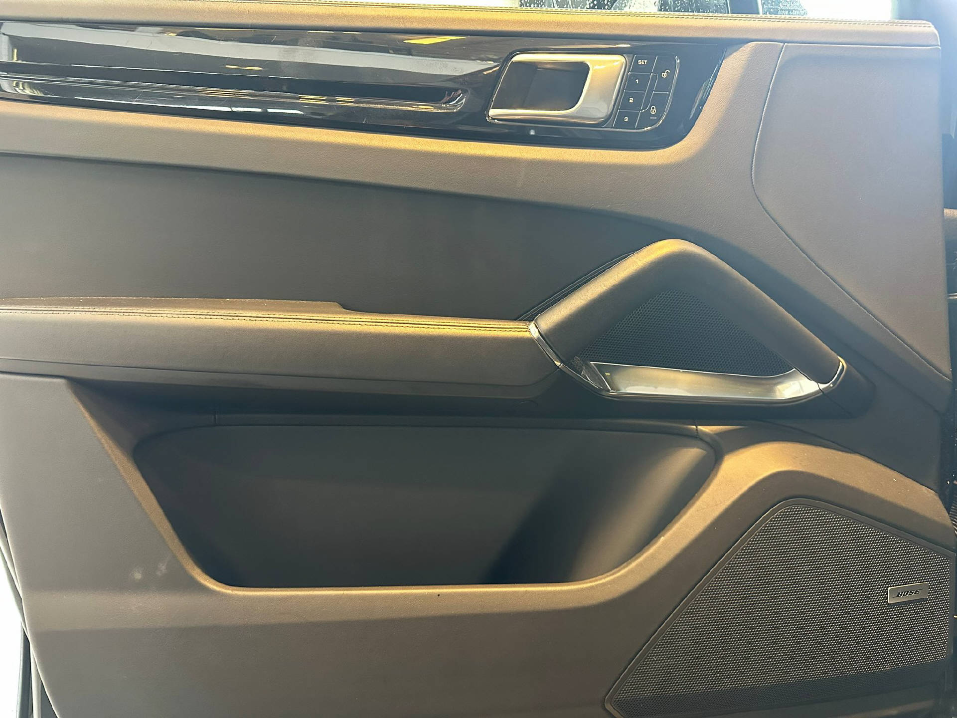 PORSCHE Cayenne 4.0 V8 Turbo-image-17