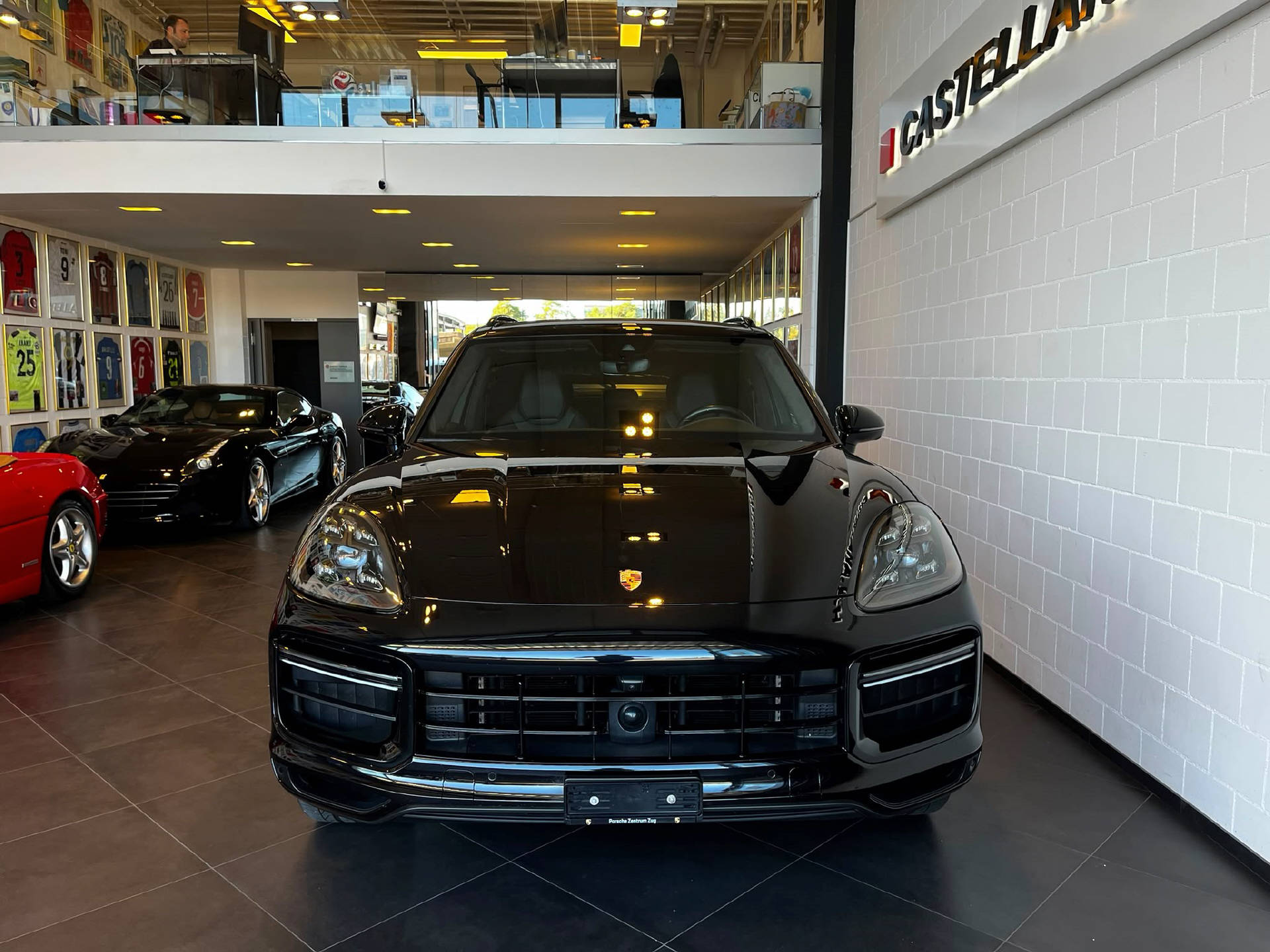 PORSCHE Cayenne 4.0 V8 Turbo-showroom-element-3