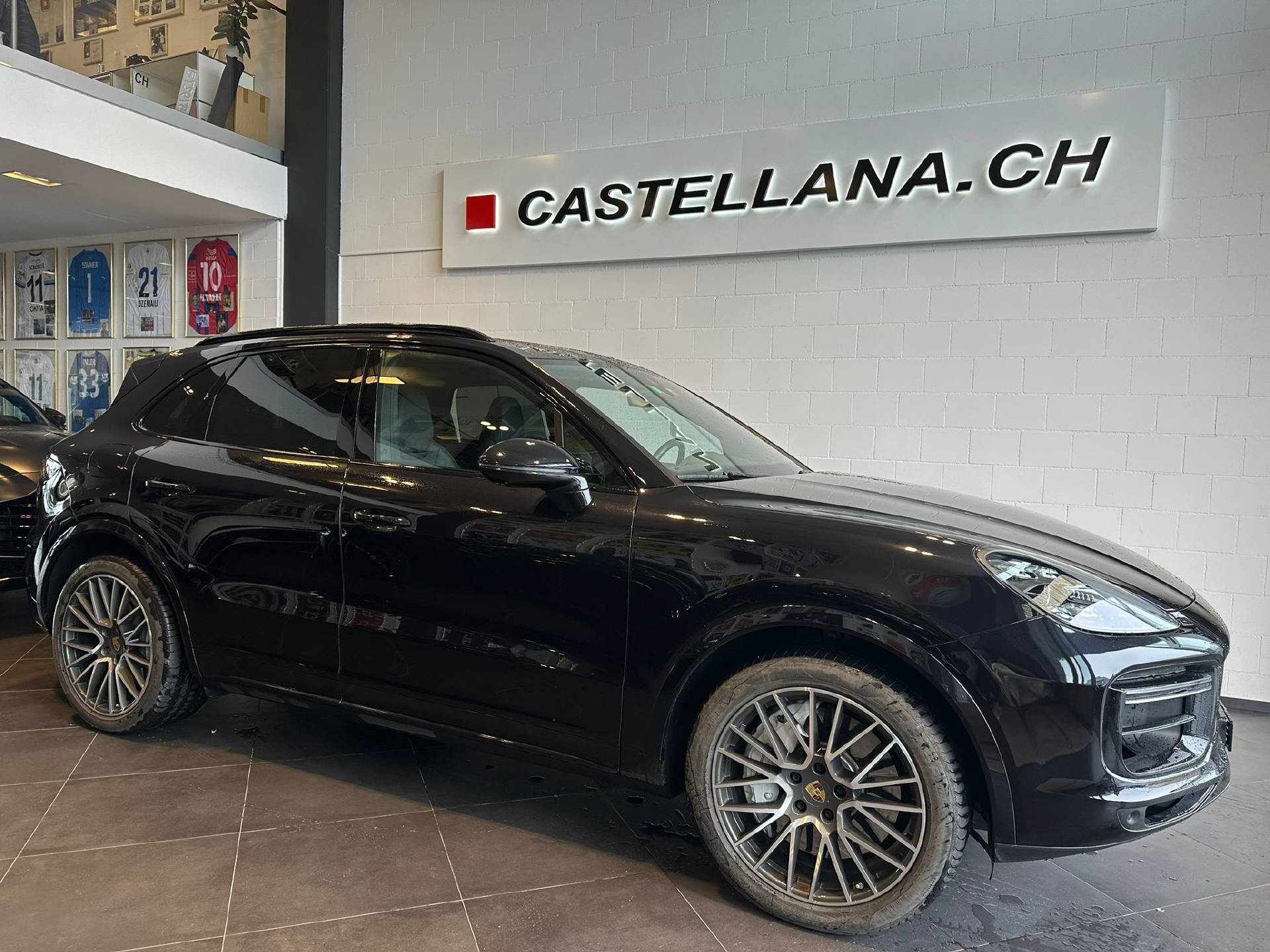 PORSCHE Cayenne 4.0 V8 Turbo-image-0