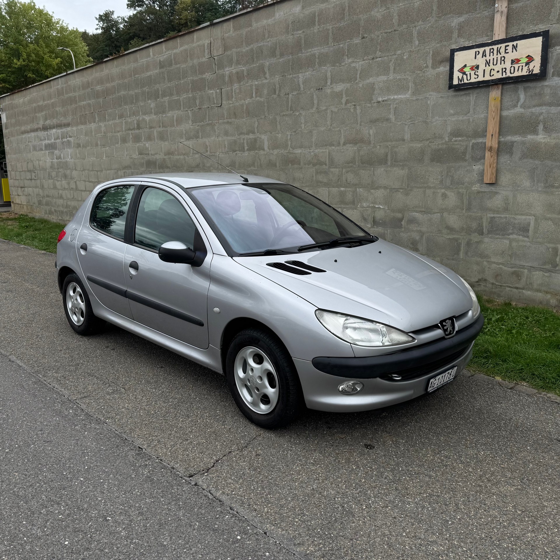 PEUGEOT 206 1.6 16V (XT) Premium-image-2