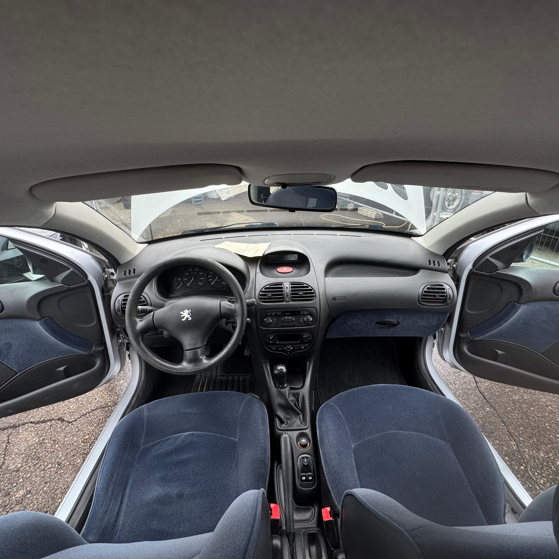 PEUGEOT 206 1.6 16V (XT) Premium-image-5