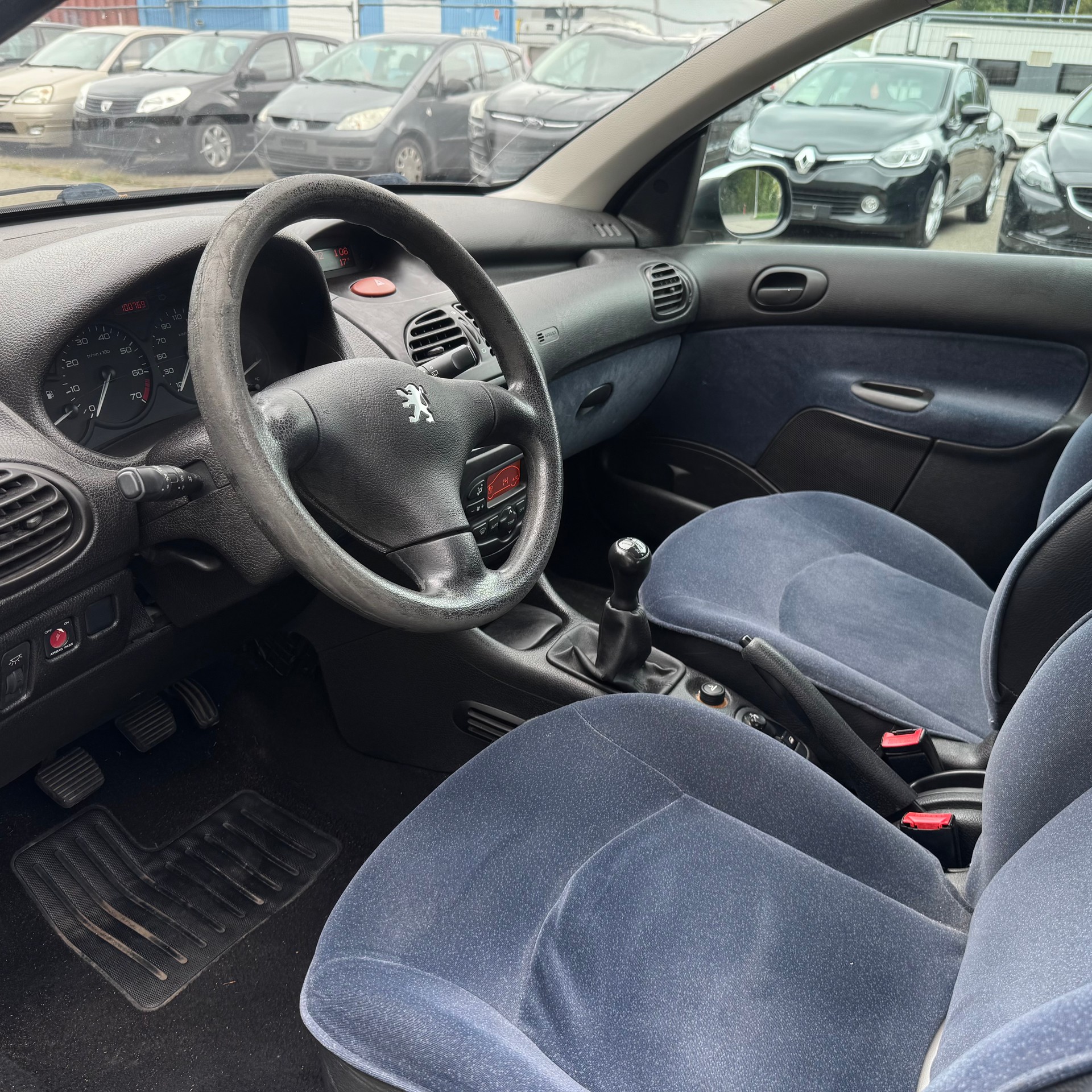 PEUGEOT 206 1.6 16V (XT) Premium-image-6