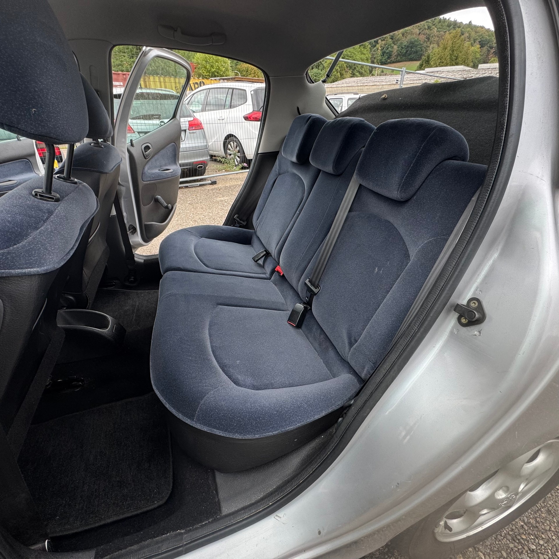 PEUGEOT 206 1.6 16V (XT) Premium-image-8