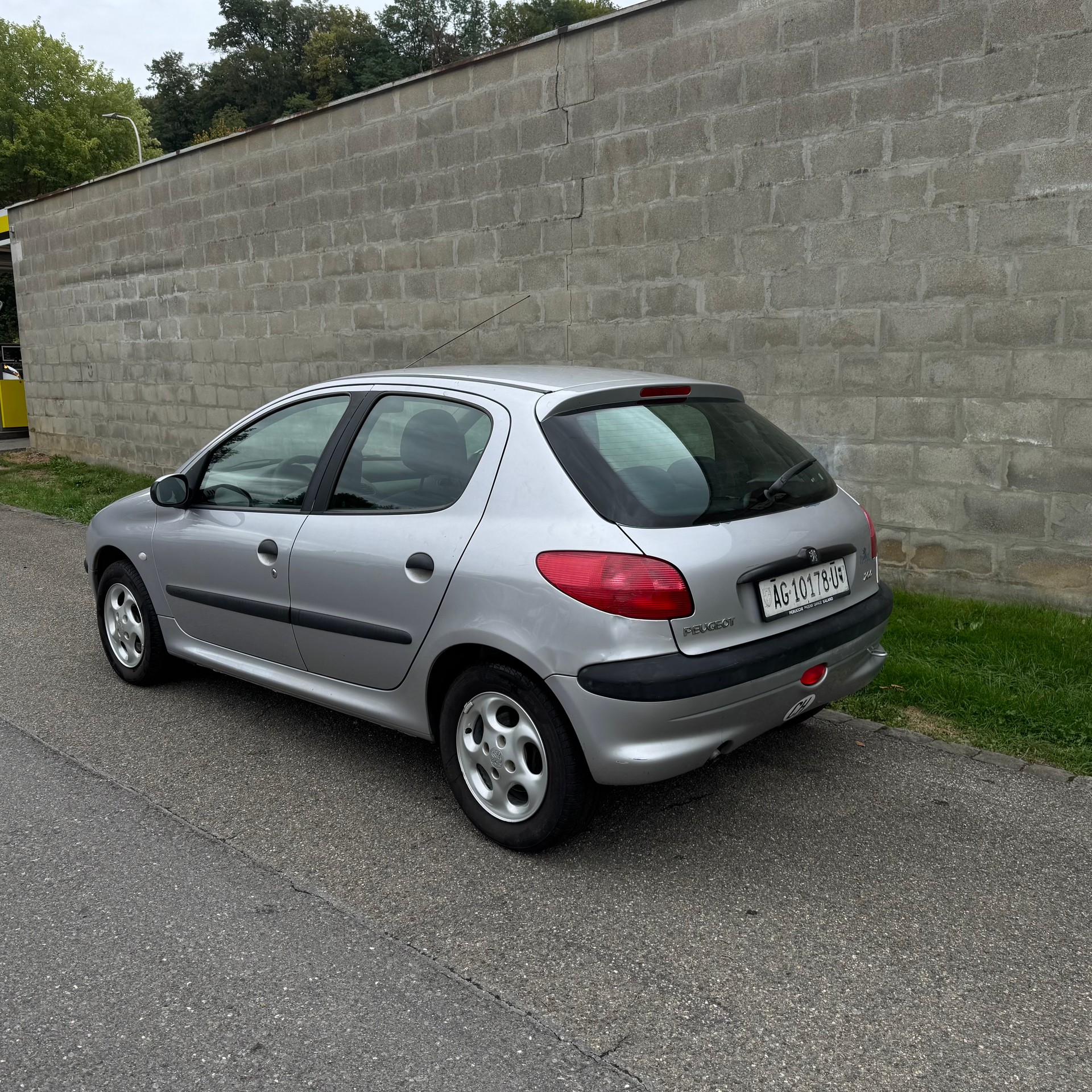 PEUGEOT 206 1.6 16V (XT) Premium-image-3