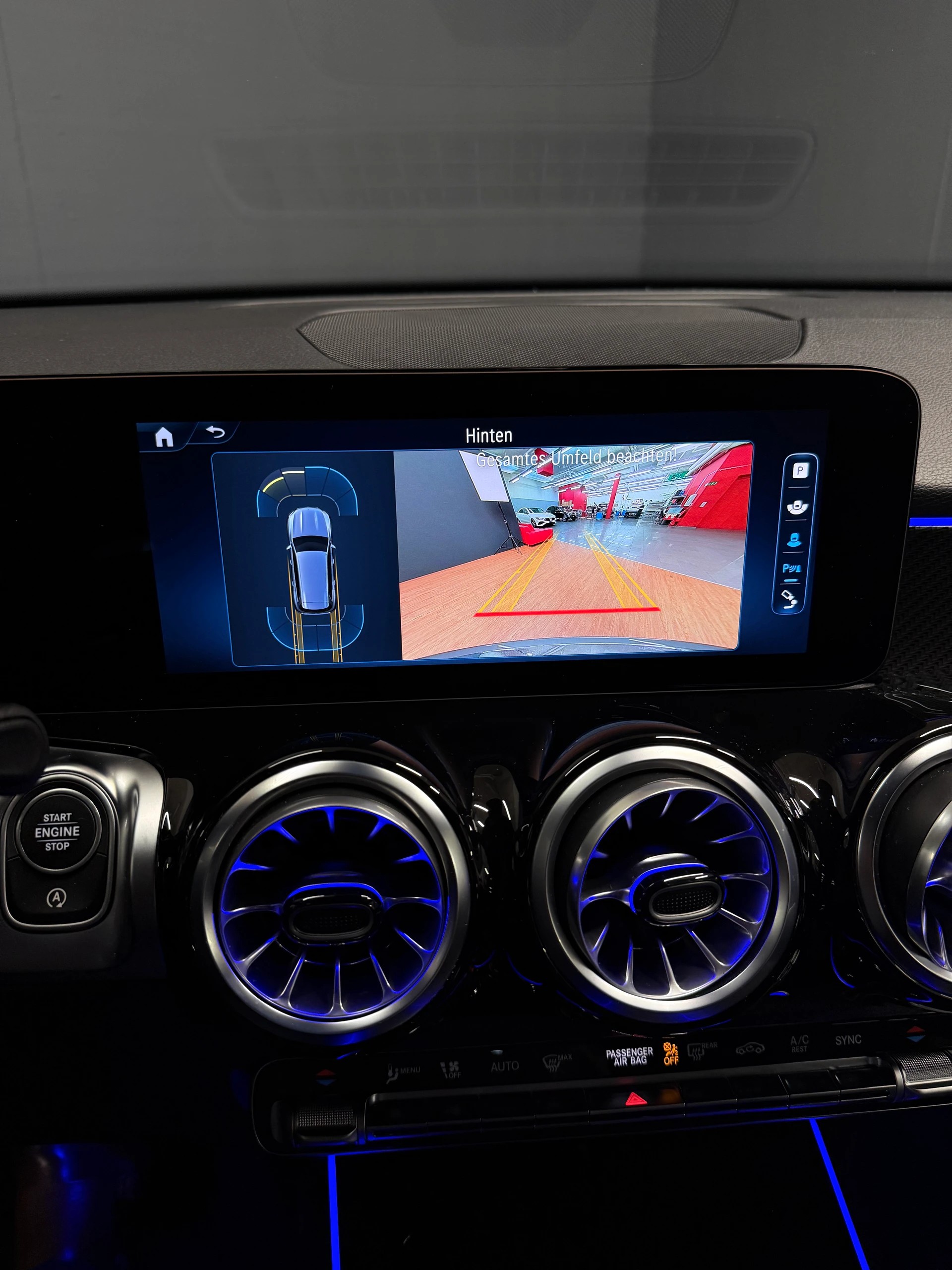 MERCEDES-BENZ GLB 220 d 4M - AMG / DISTRONIC / Rückfahrkamera / AHK / Memory-image-15