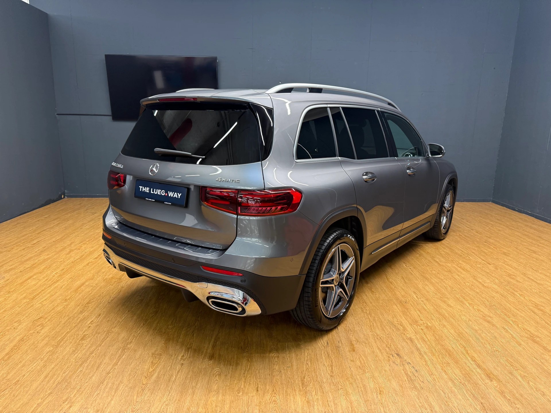 MERCEDES-BENZ GLB 220 d 4M - AMG / DISTRONIC / Rückfahrkamera / AHK / Memory-image-8