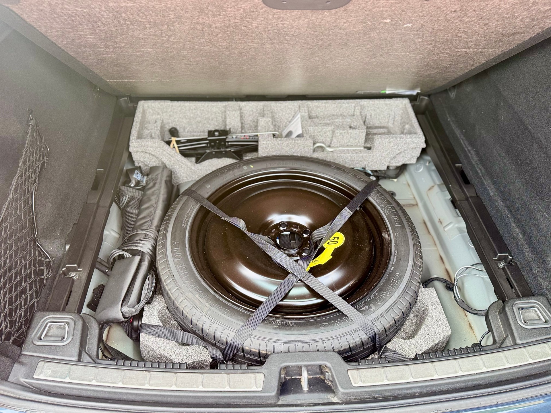 VOLVO XC60 D4 Momentum Geartronic-image-7