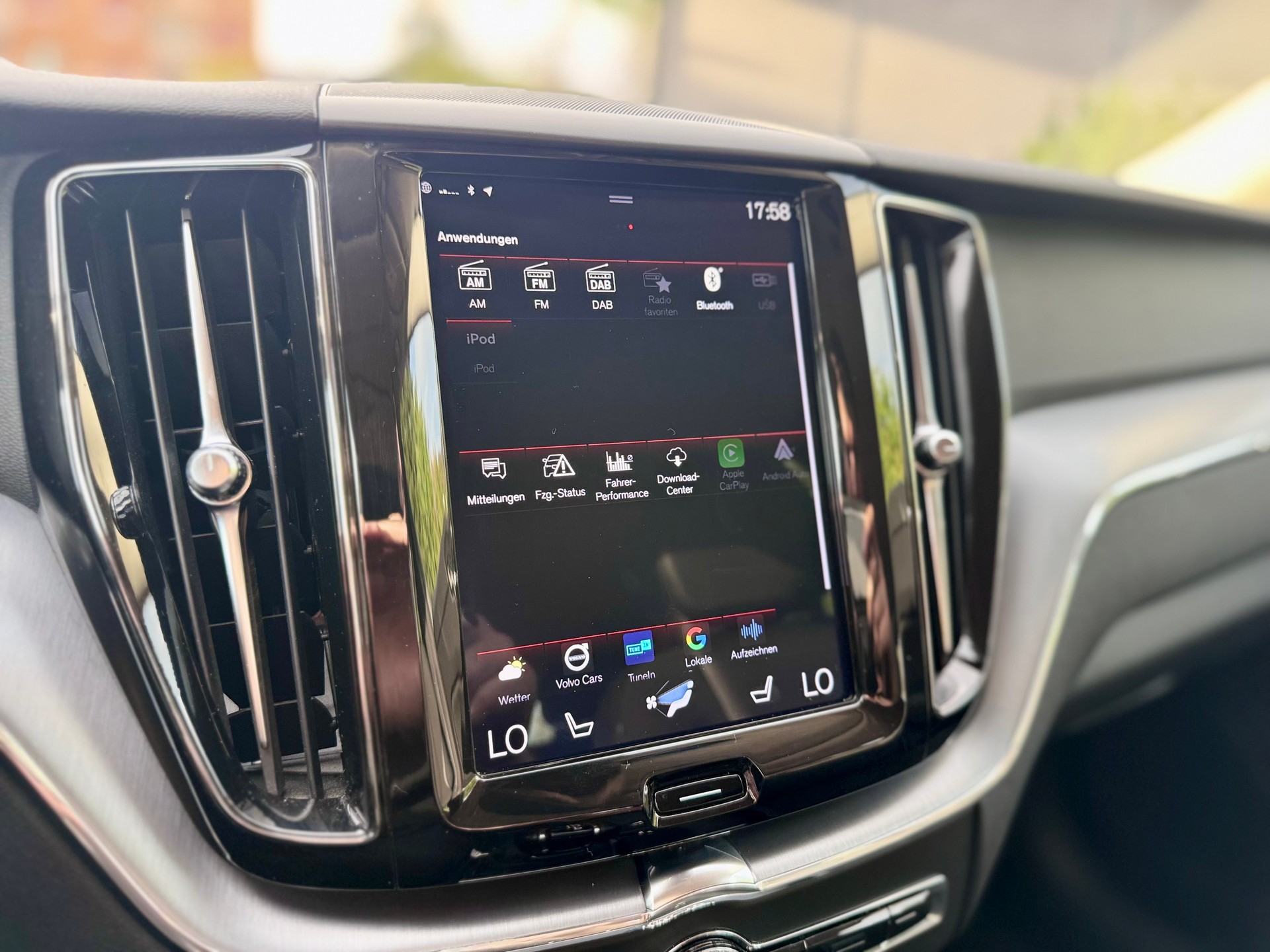 VOLVO XC60 D4 Momentum Geartronic-image-24
