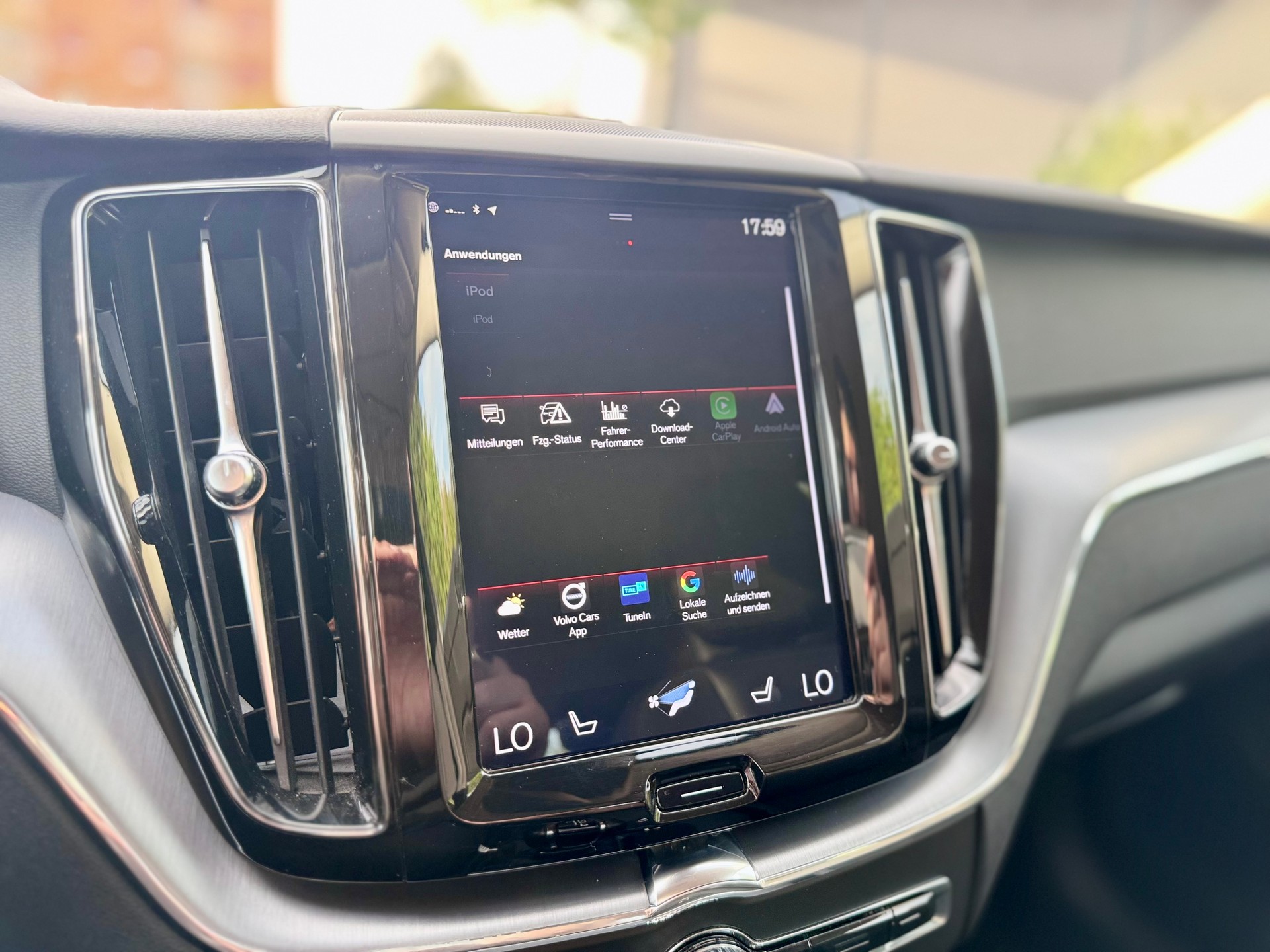 VOLVO XC60 D4 Momentum Geartronic-image-25