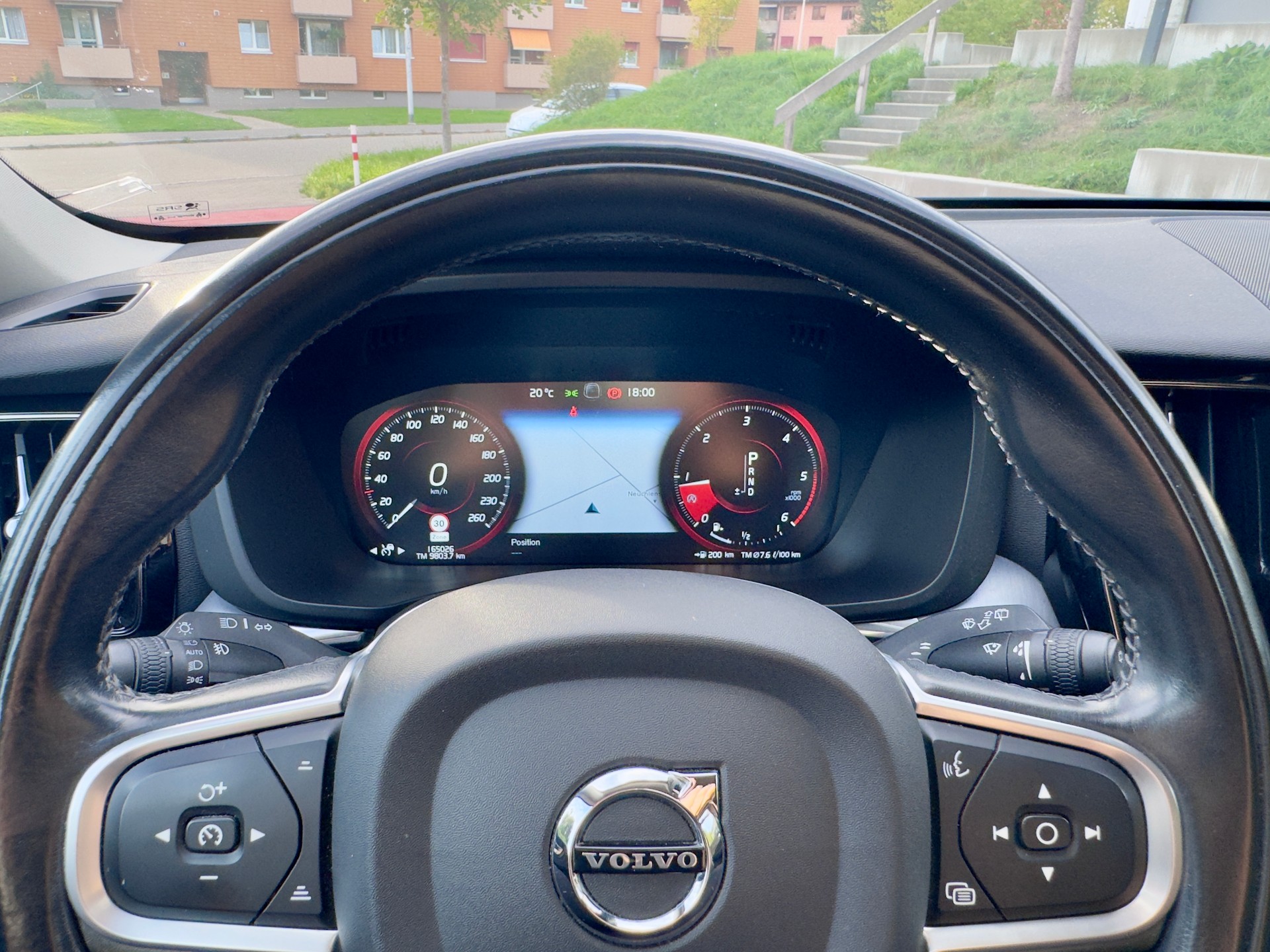 VOLVO XC60 D4 Momentum Geartronic-image-28