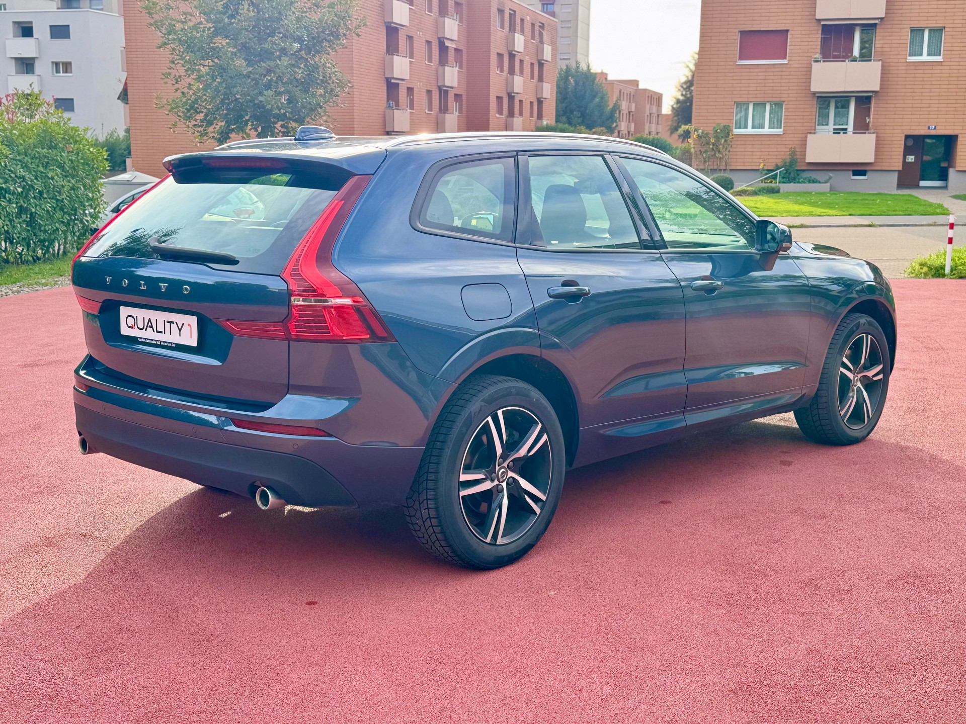 VOLVO XC60 D4 Momentum Geartronic-image-4
