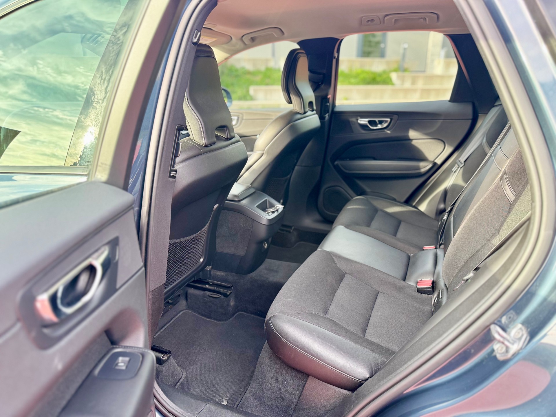 VOLVO XC60 D4 Momentum Geartronic-image-12