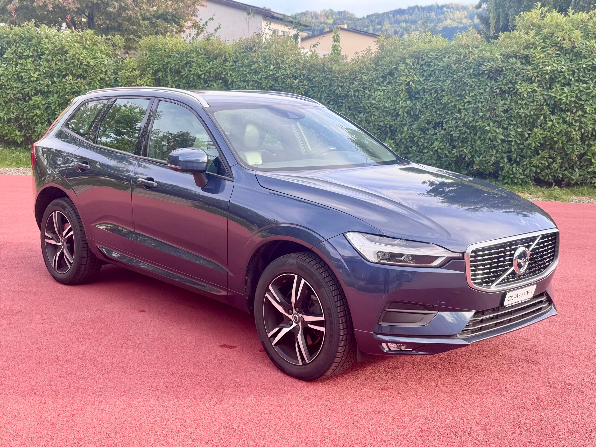 VOLVO XC60 D4 Momentum Geartronic-image-2