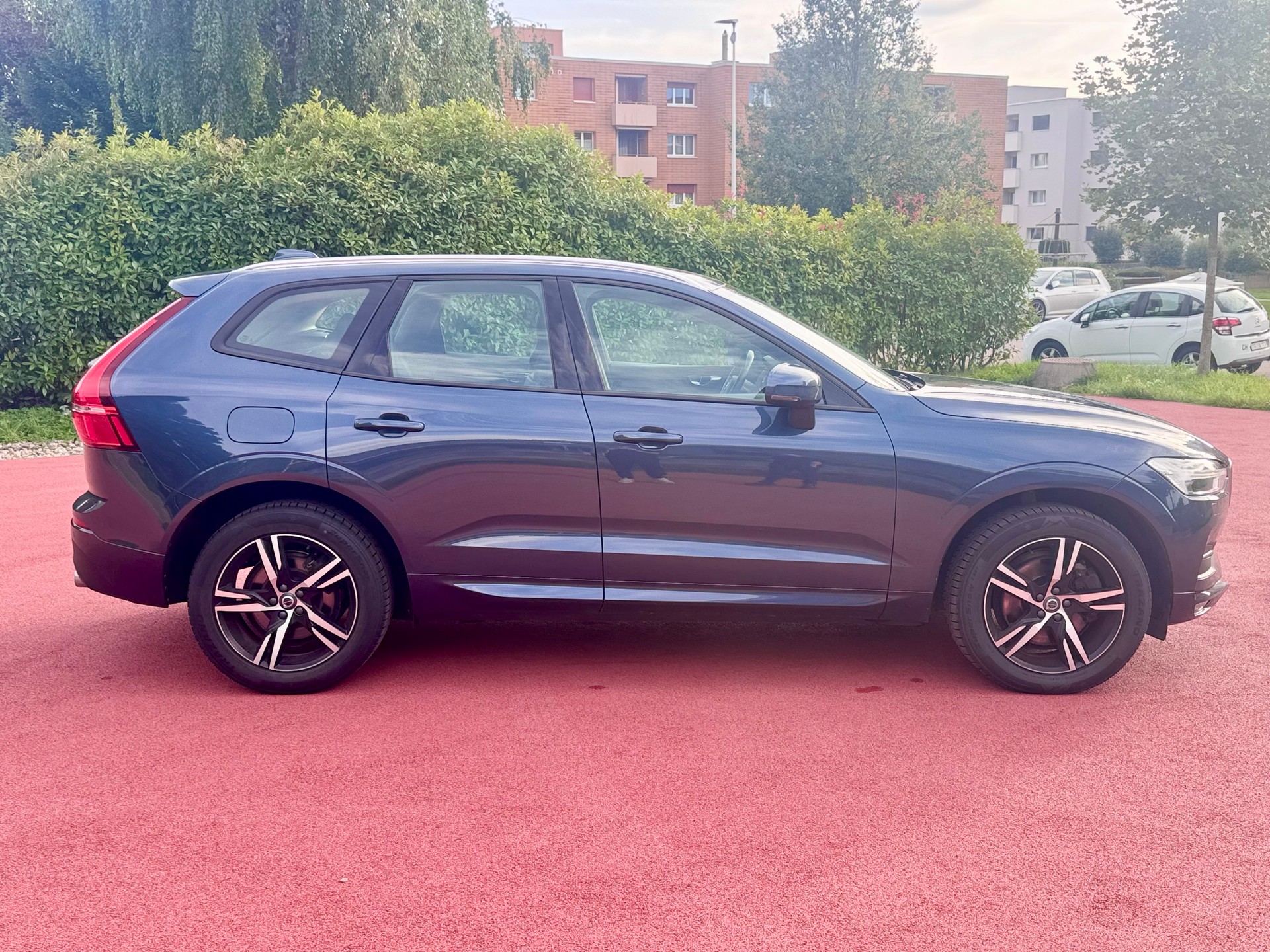 VOLVO XC60 D4 Momentum Geartronic-image-3