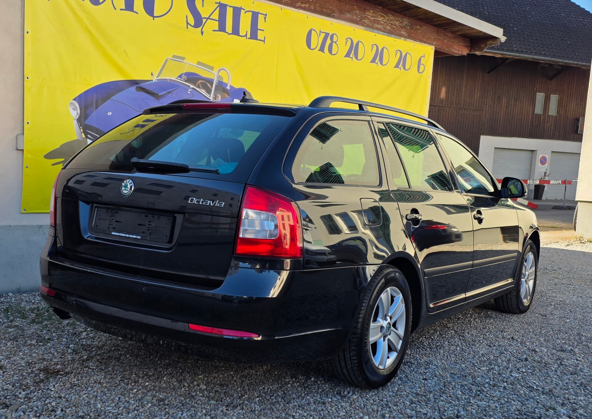 SKODA Octavia Combi 1.6 TDI Greenline-image-4