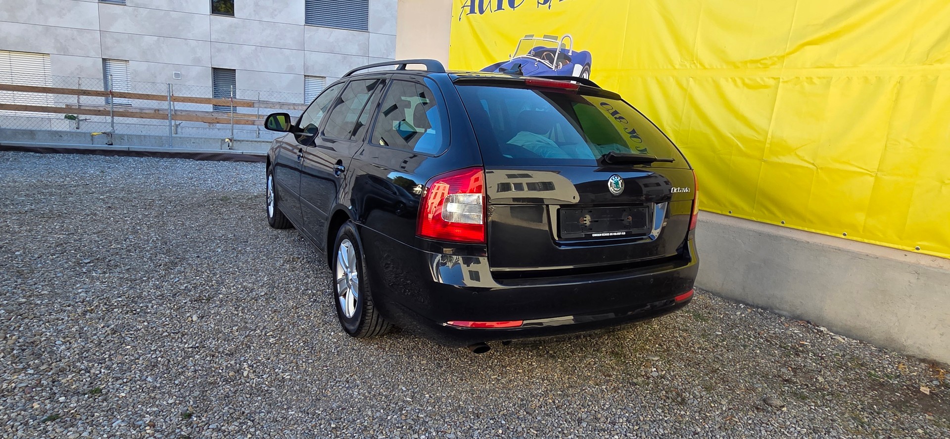 SKODA Octavia Combi 1.6 TDI Greenline-image-6